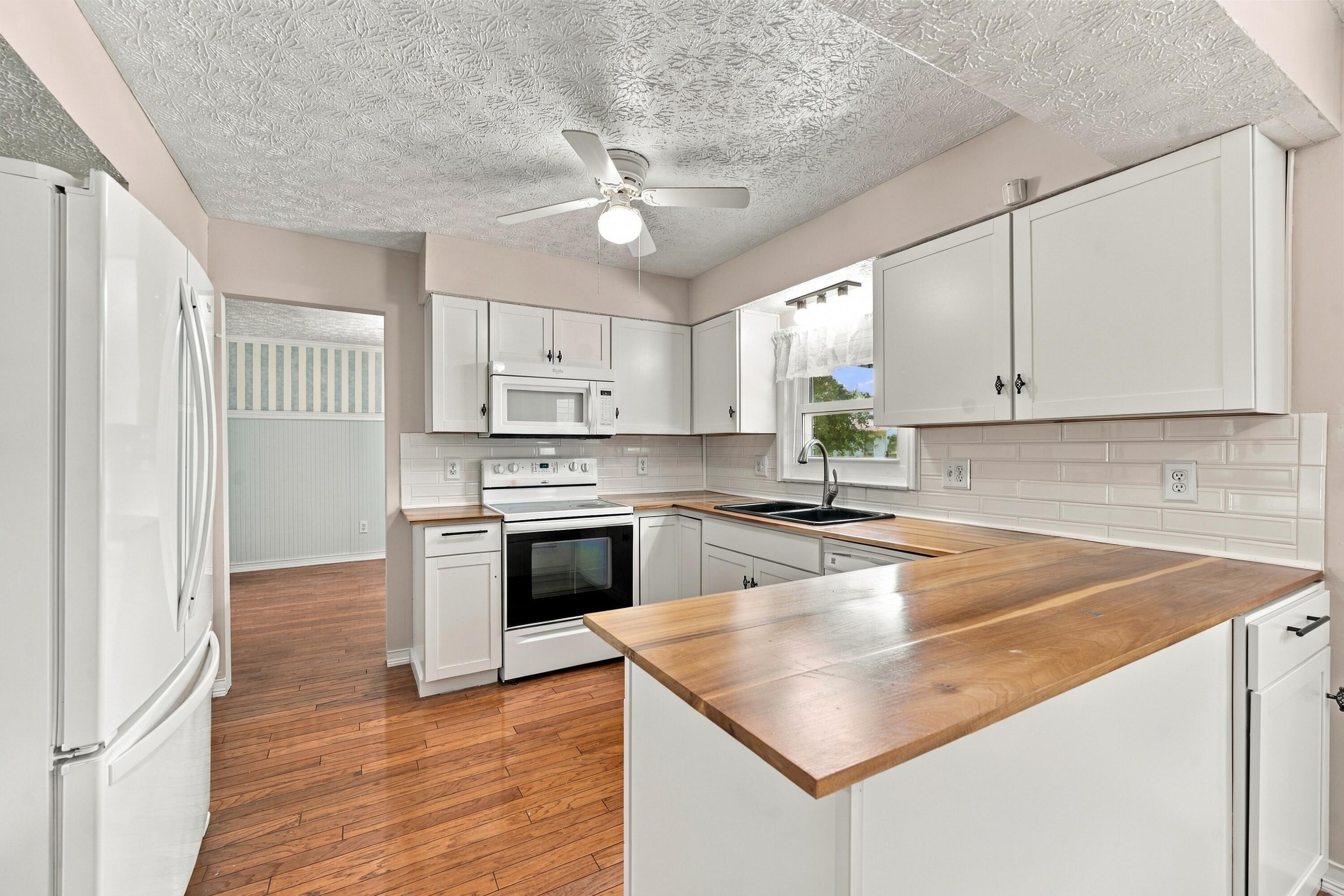13141 Rustic Drive Property Photo 2