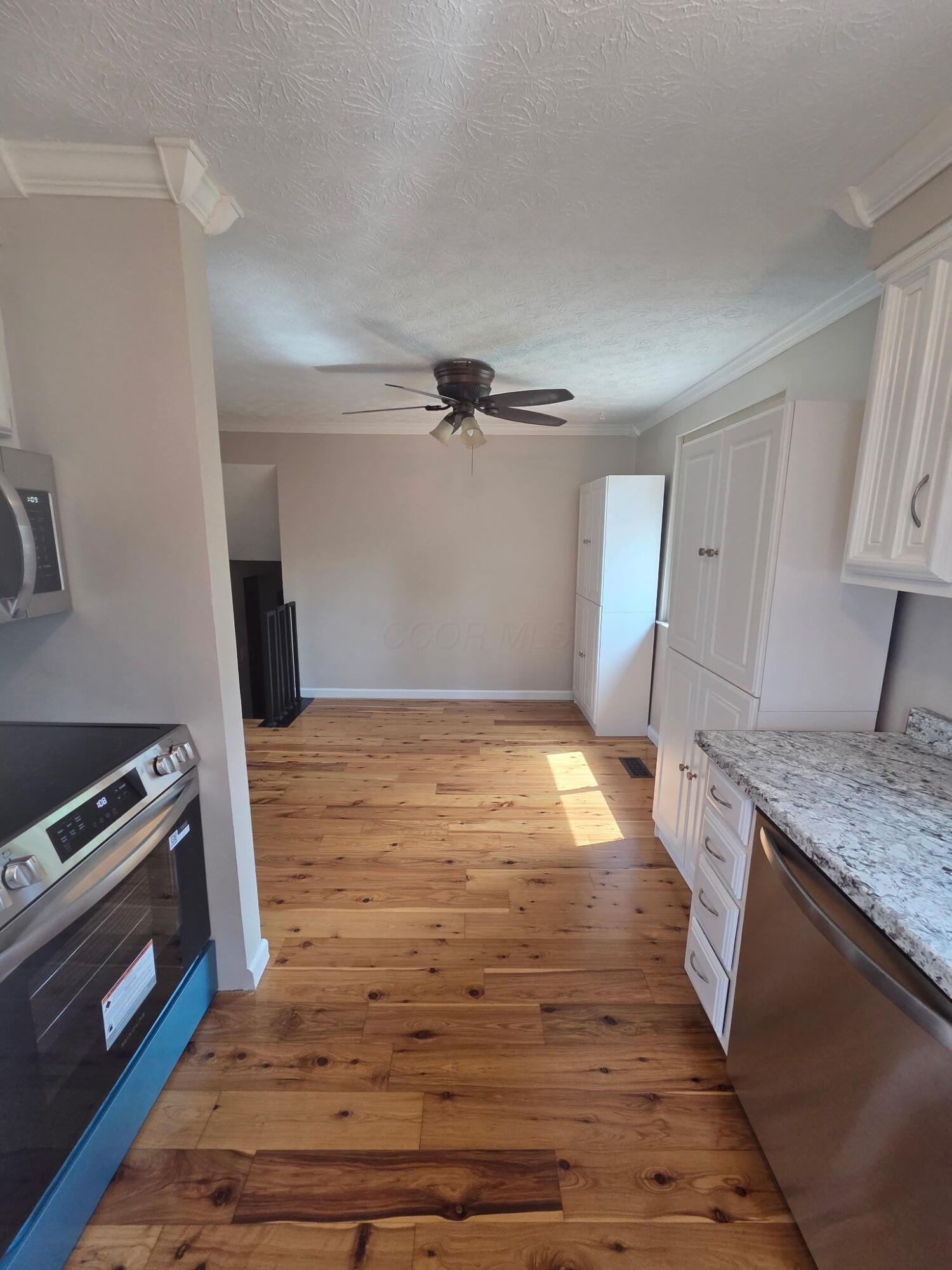 5225 Wolf Run Property Photo 6