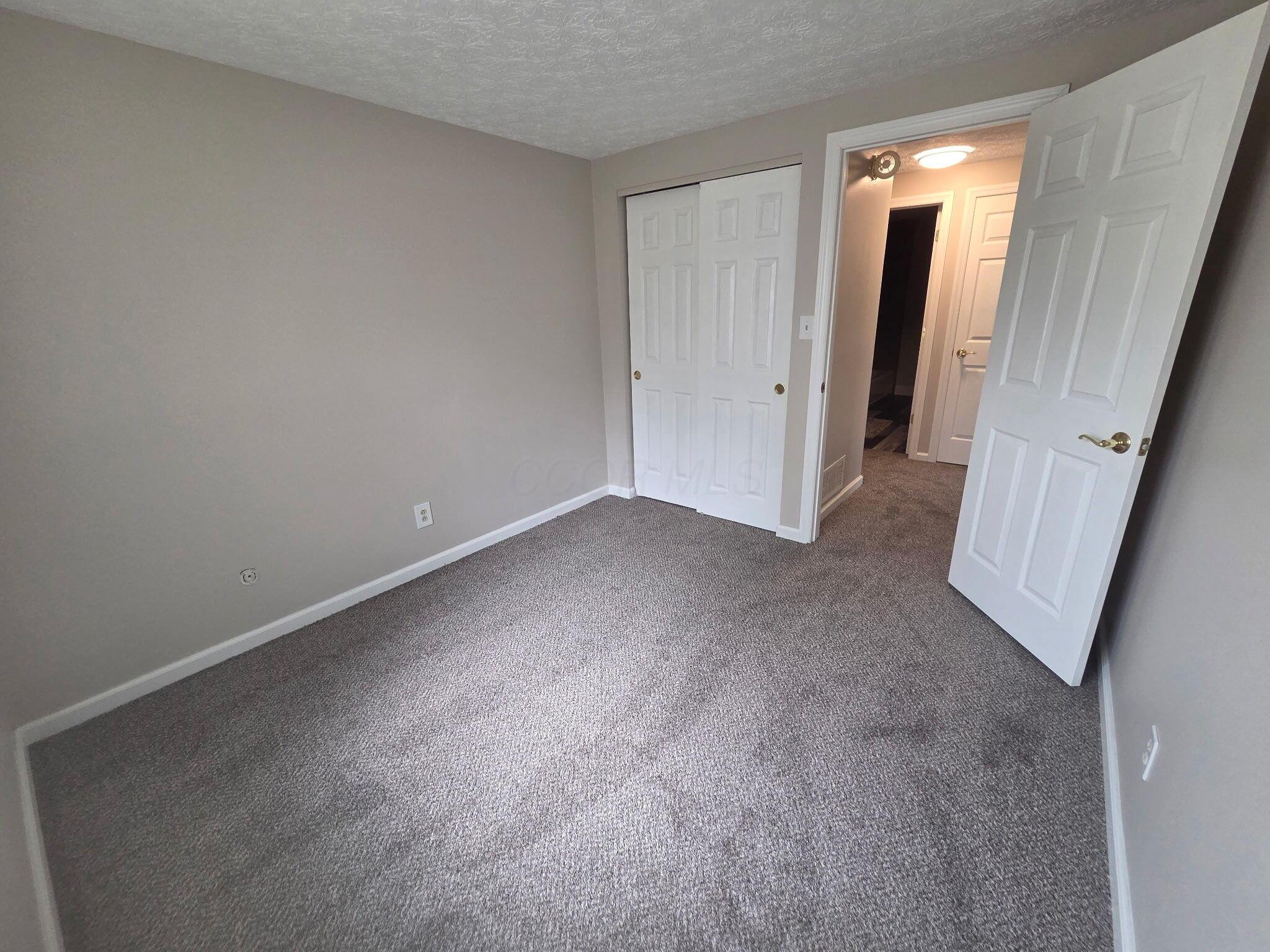 5225 Wolf Run Property Photo 12