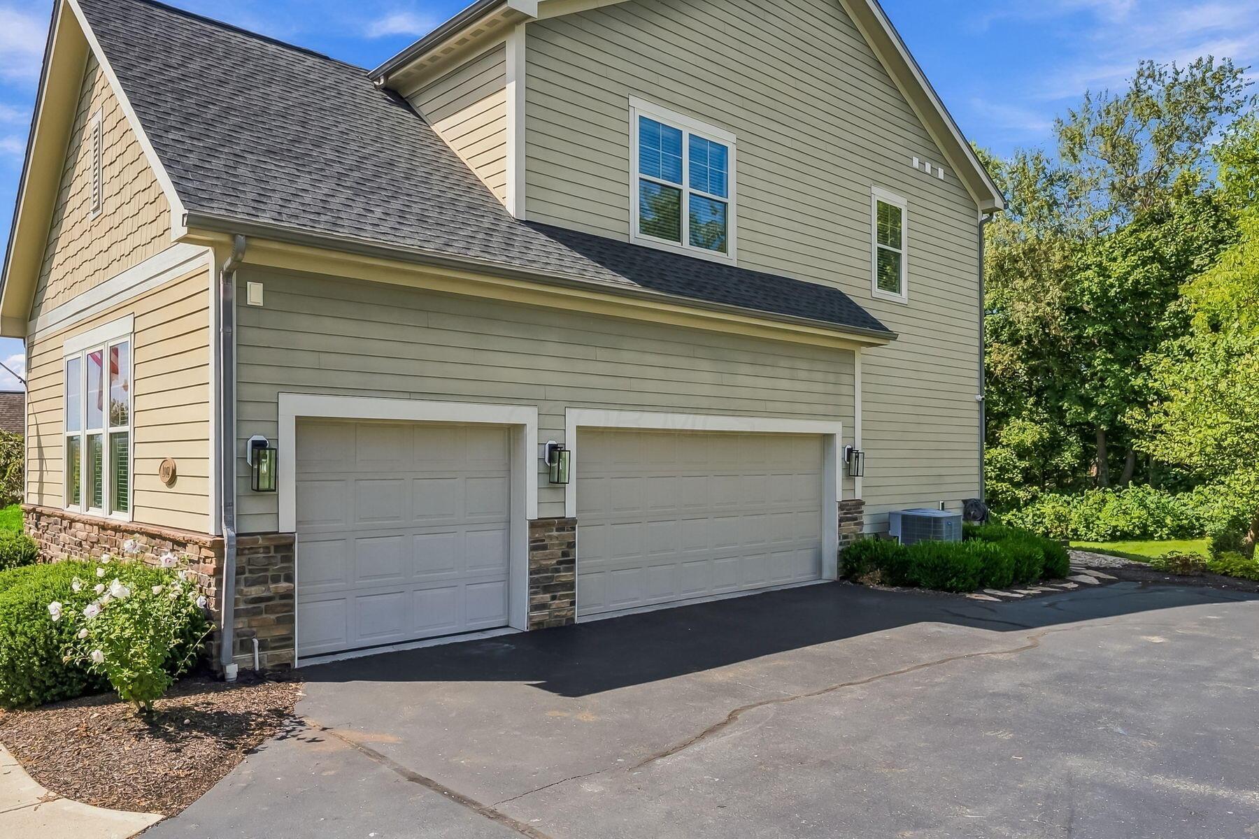 1002 Rambling Brook Way Property Photo 5