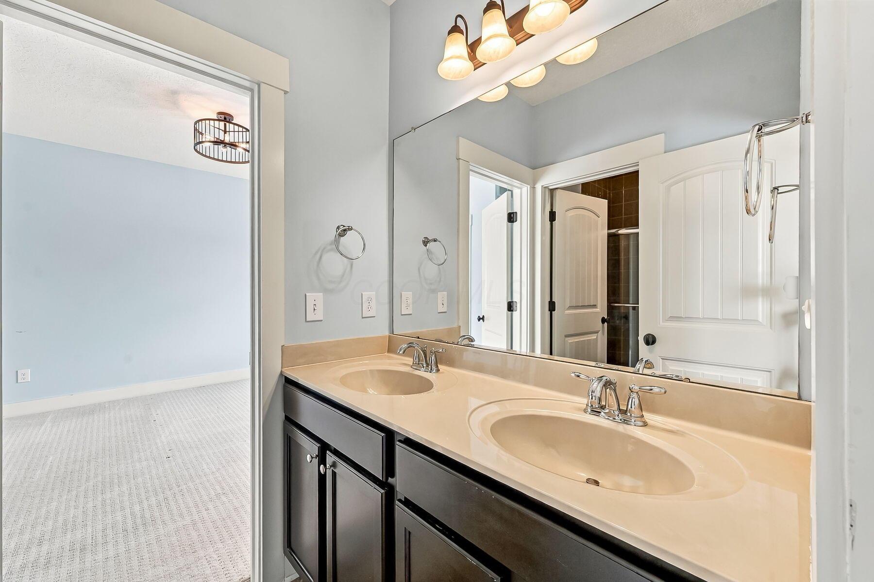 1002 Rambling Brook Way Property Photo 48