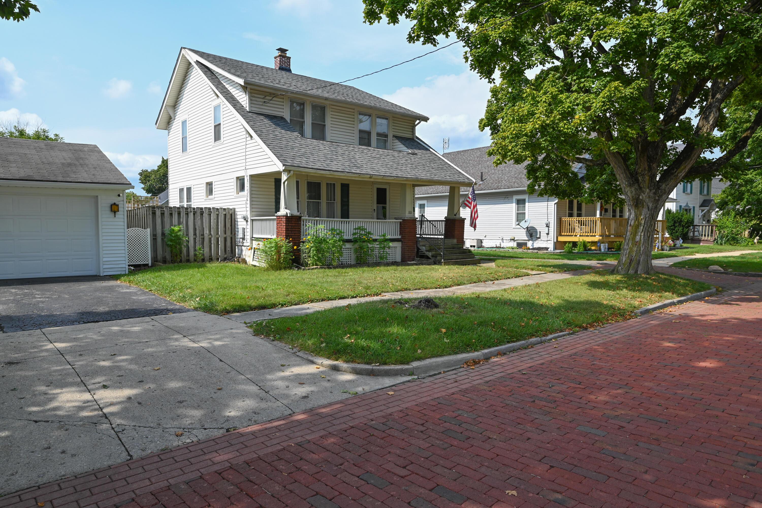 163 Merchant Avenue Property Photo 4
