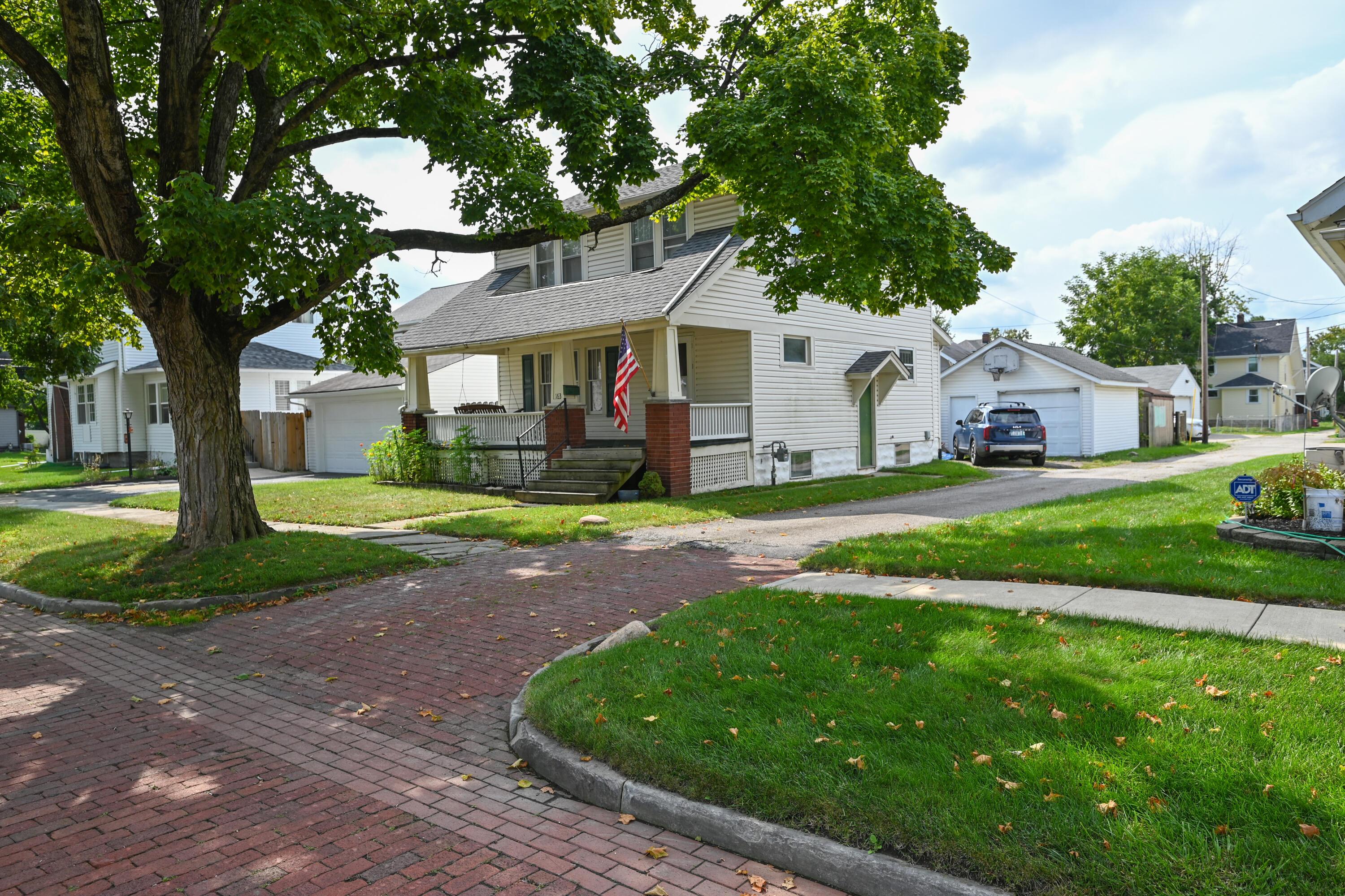 163 Merchant Avenue Property Photo 5