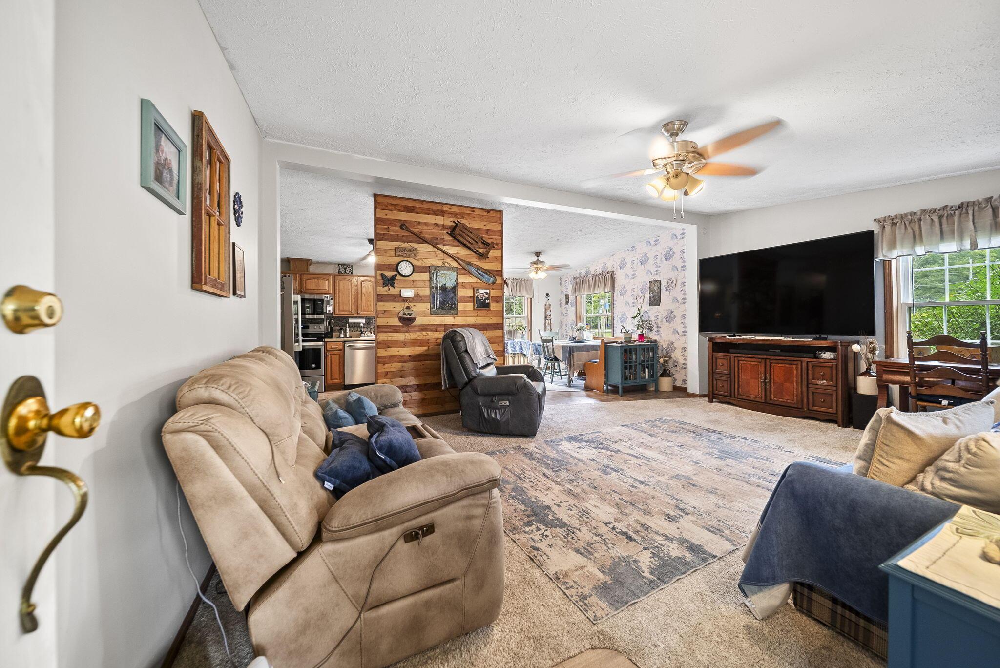 2924 Dutch Run Road Property Photo 3