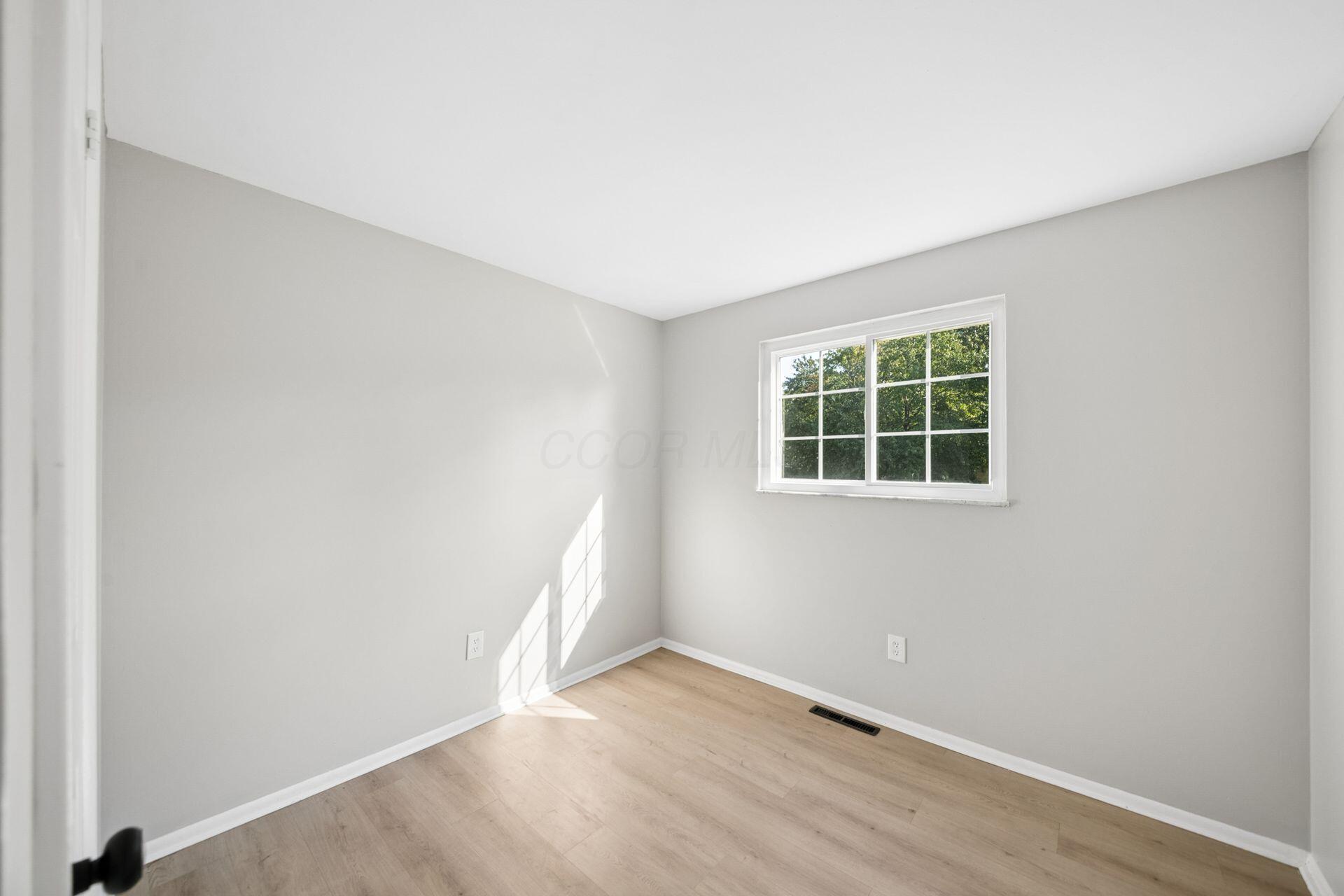 5000 Albany Drive Property Photo 12