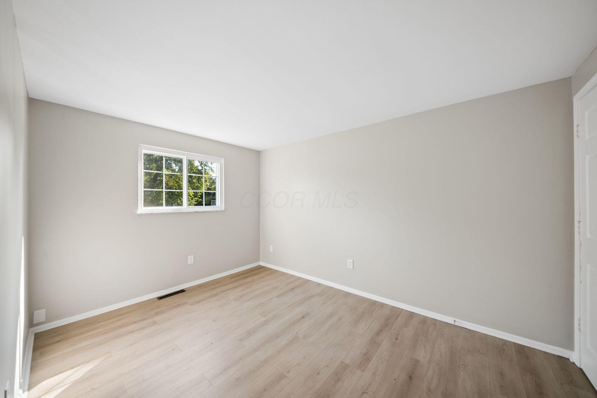5000 Albany Drive Property Photo 14