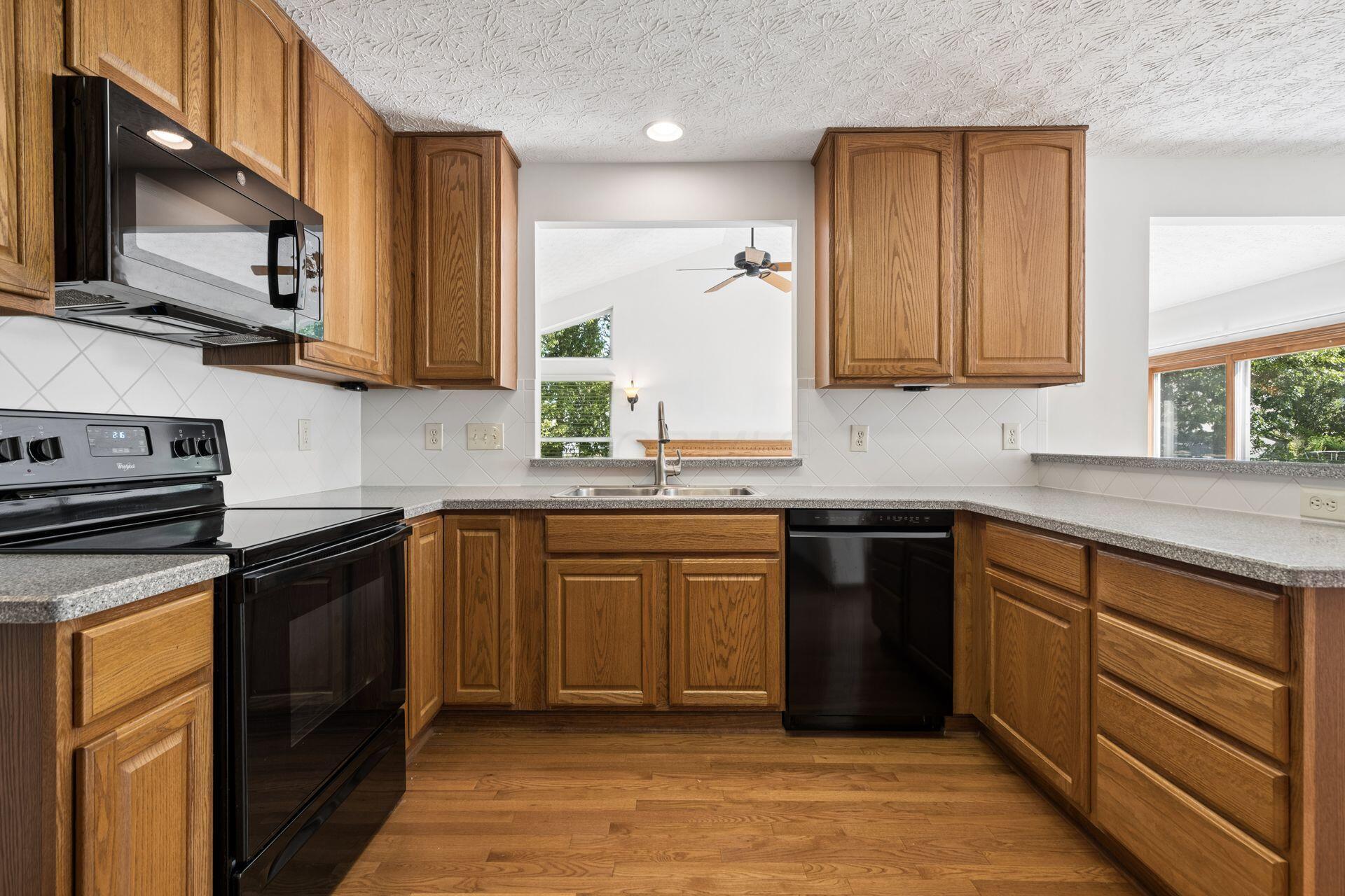 5935 Hampton Corners S Property Photo 11