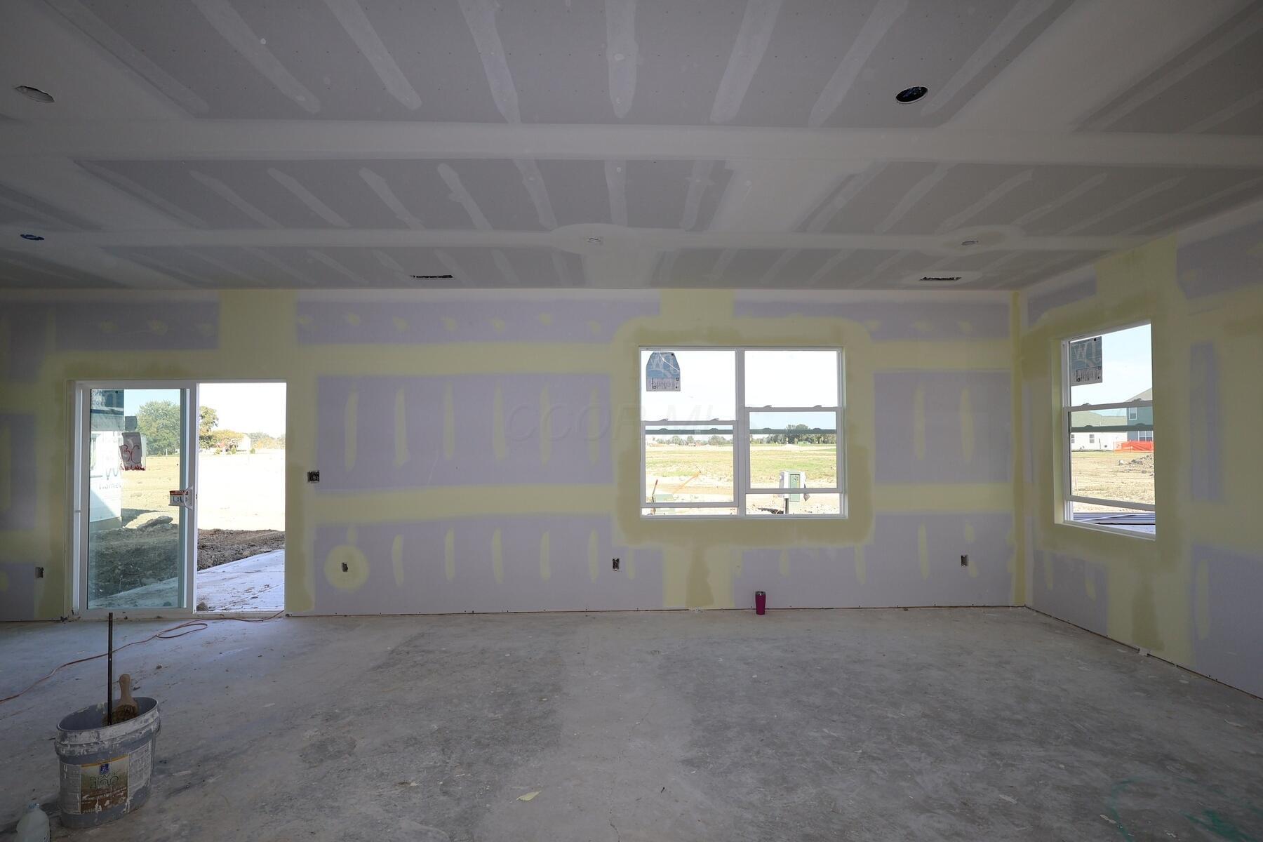 1105 Brittany Drive Property Photo 5
