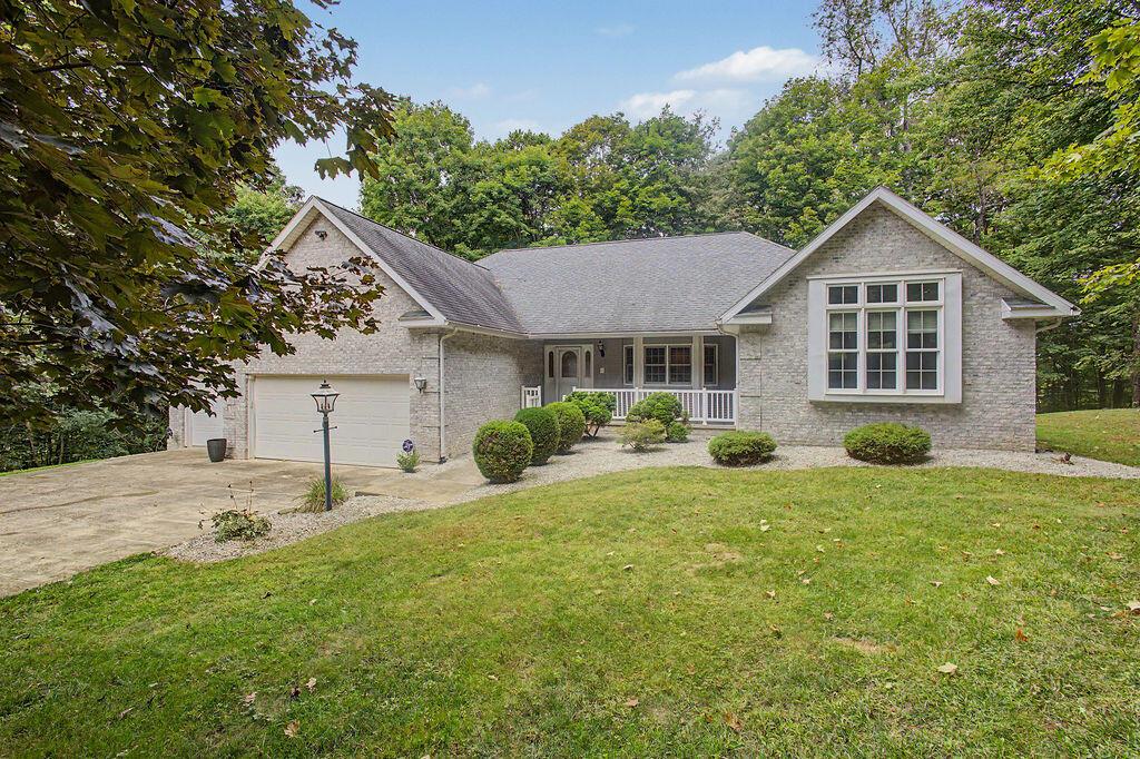 3381 Apple Valley Drive Property Photo 1