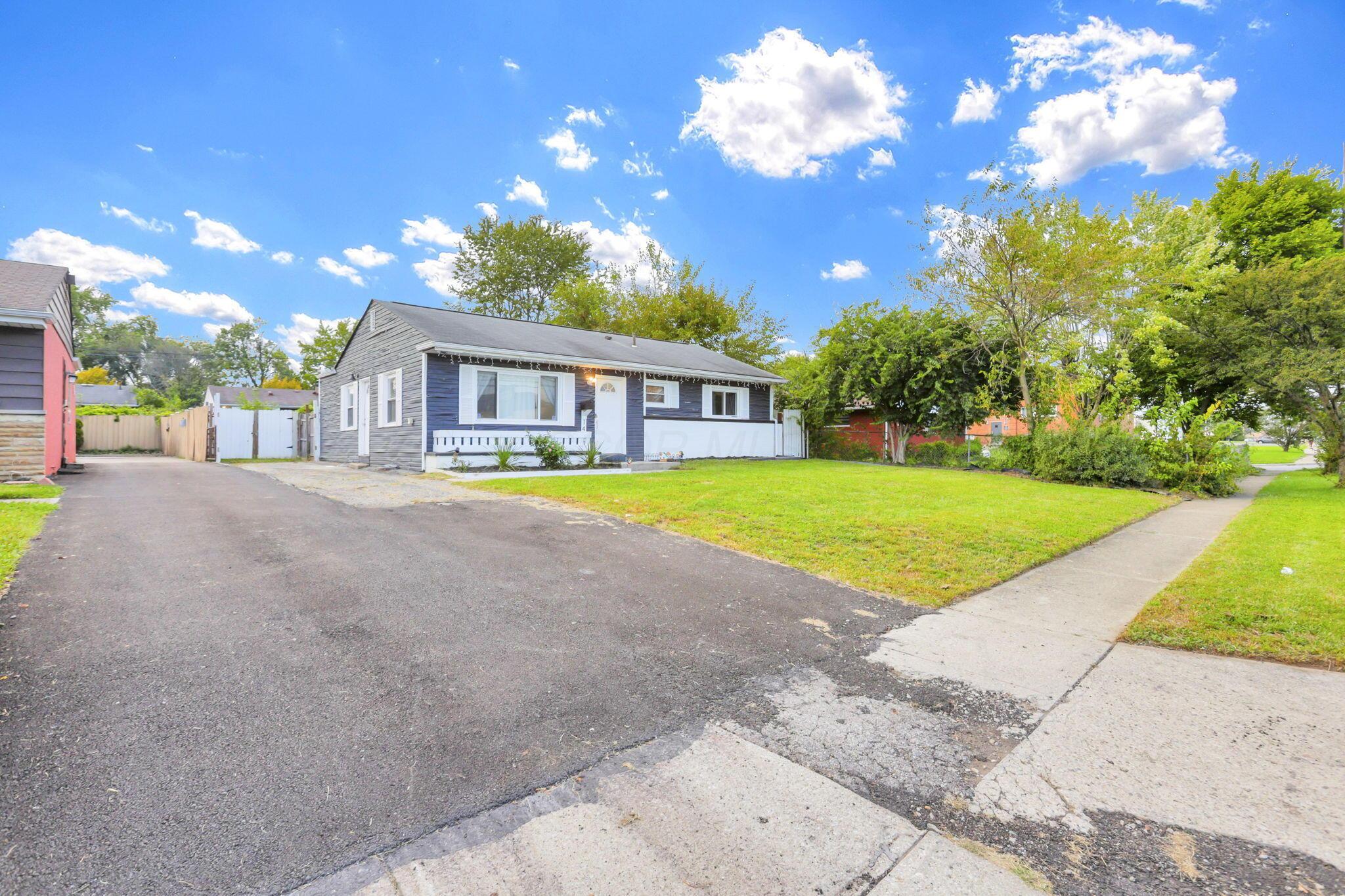 1461 Courtright Road Property Photo 2