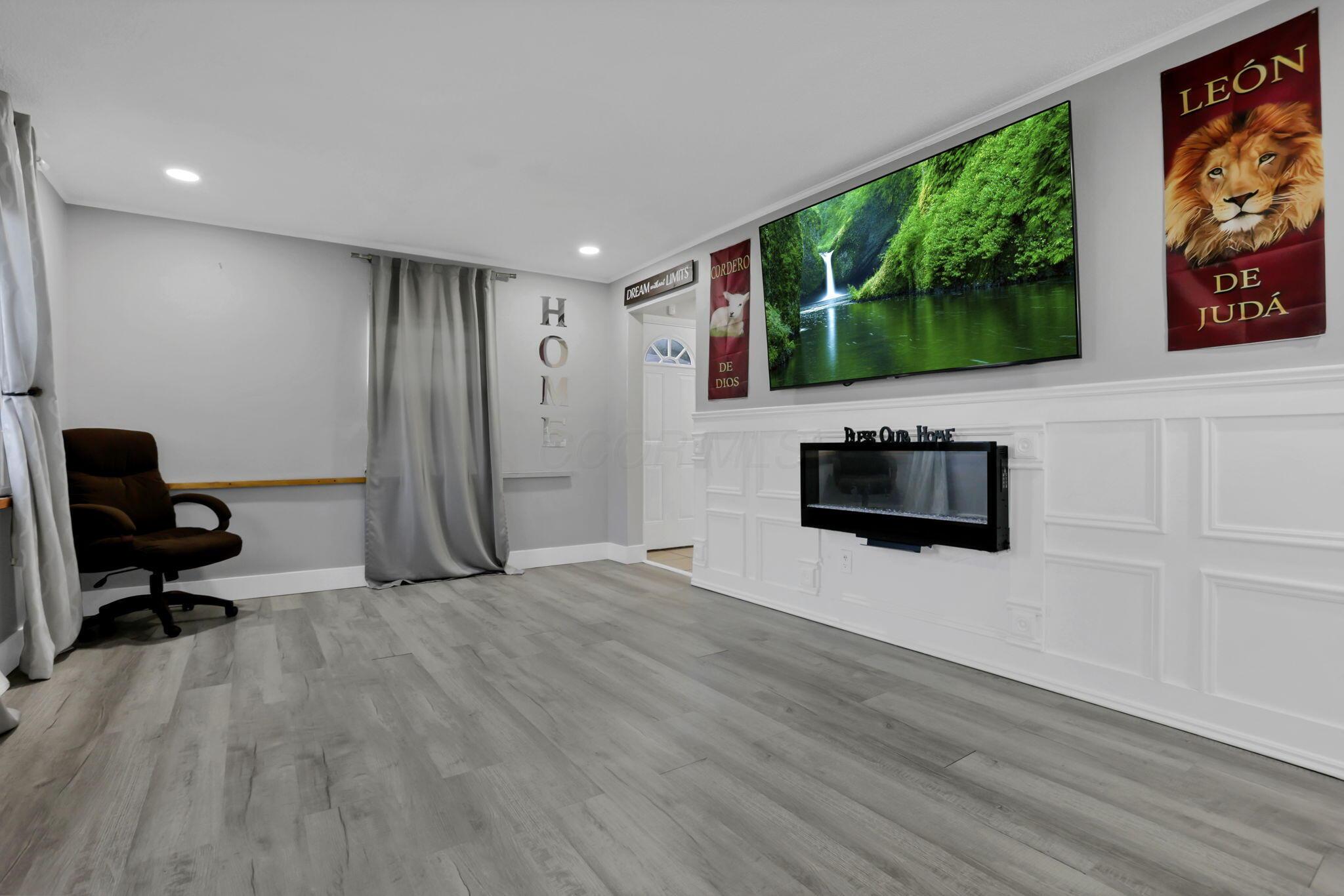 1461 Courtright Road Property Photo 4