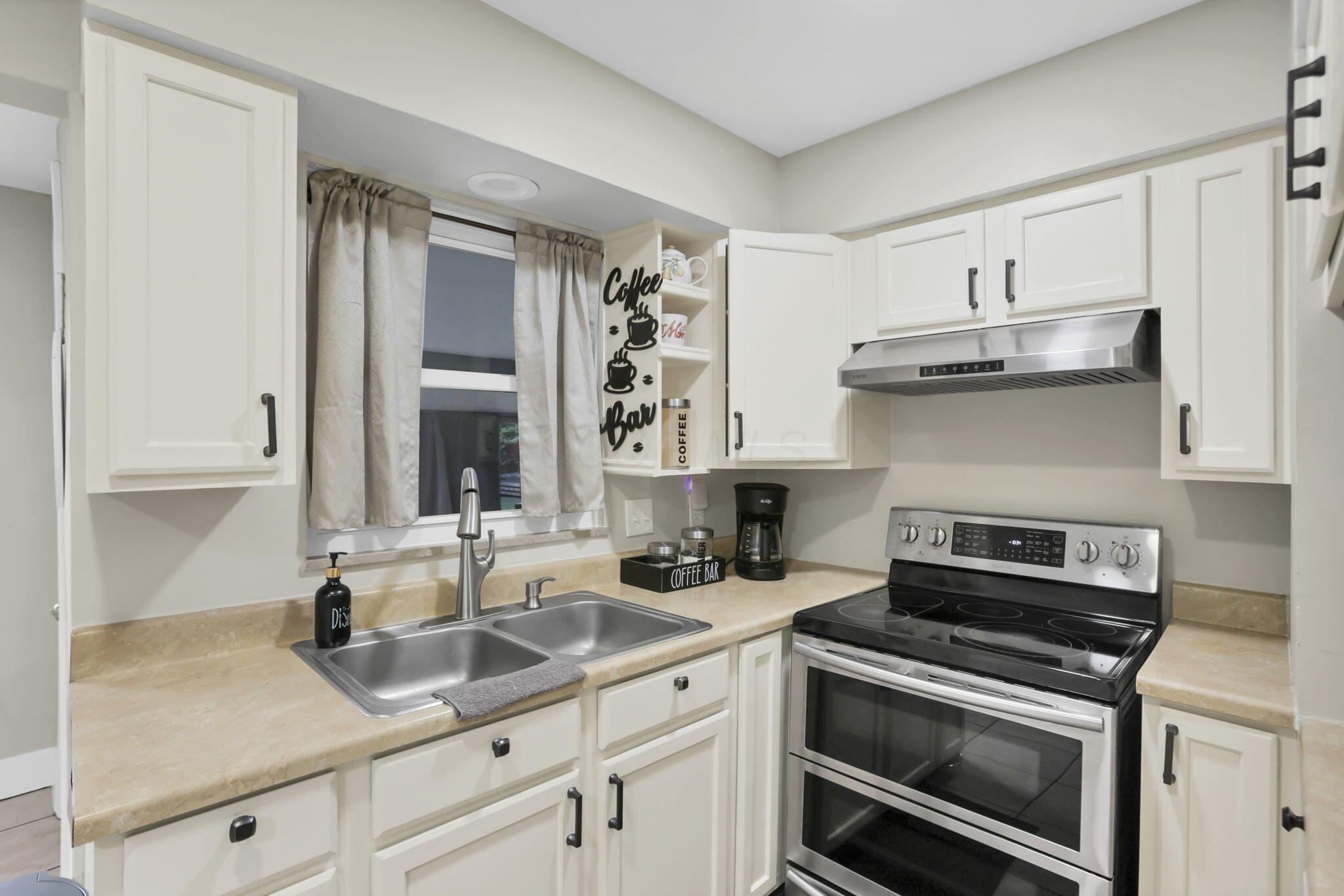 1461 Courtright Road Property Photo 8