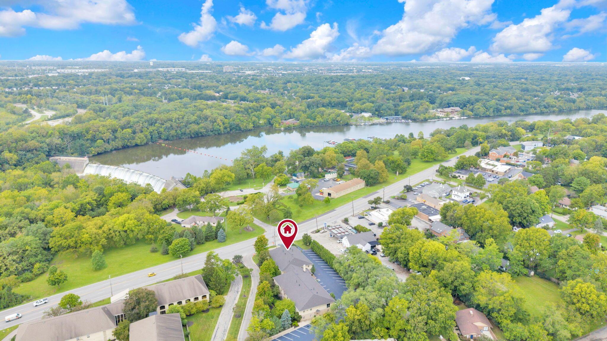 3070 Riverside Drive Property Photo 5