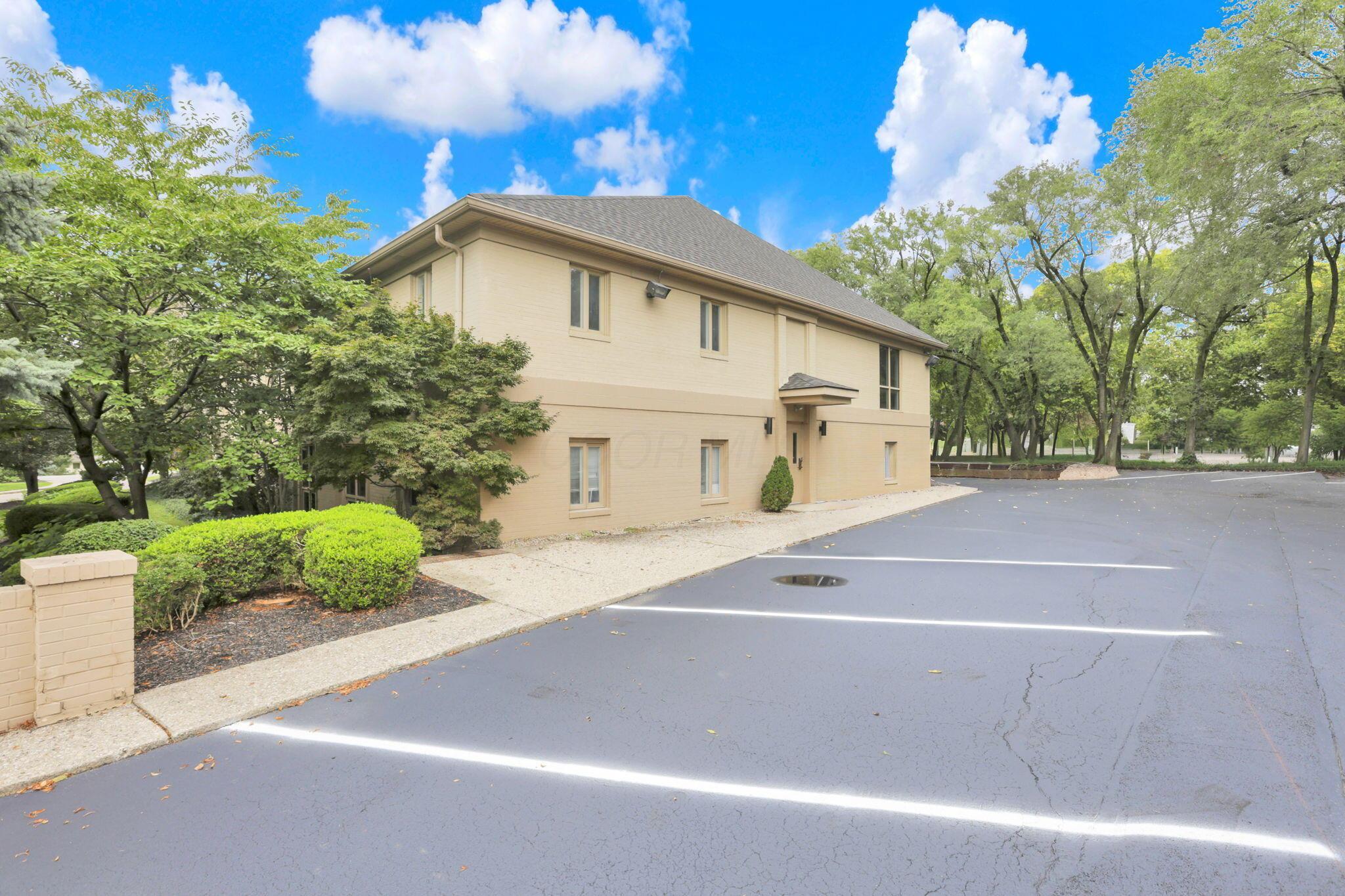 3070 Riverside Drive Property Photo 8