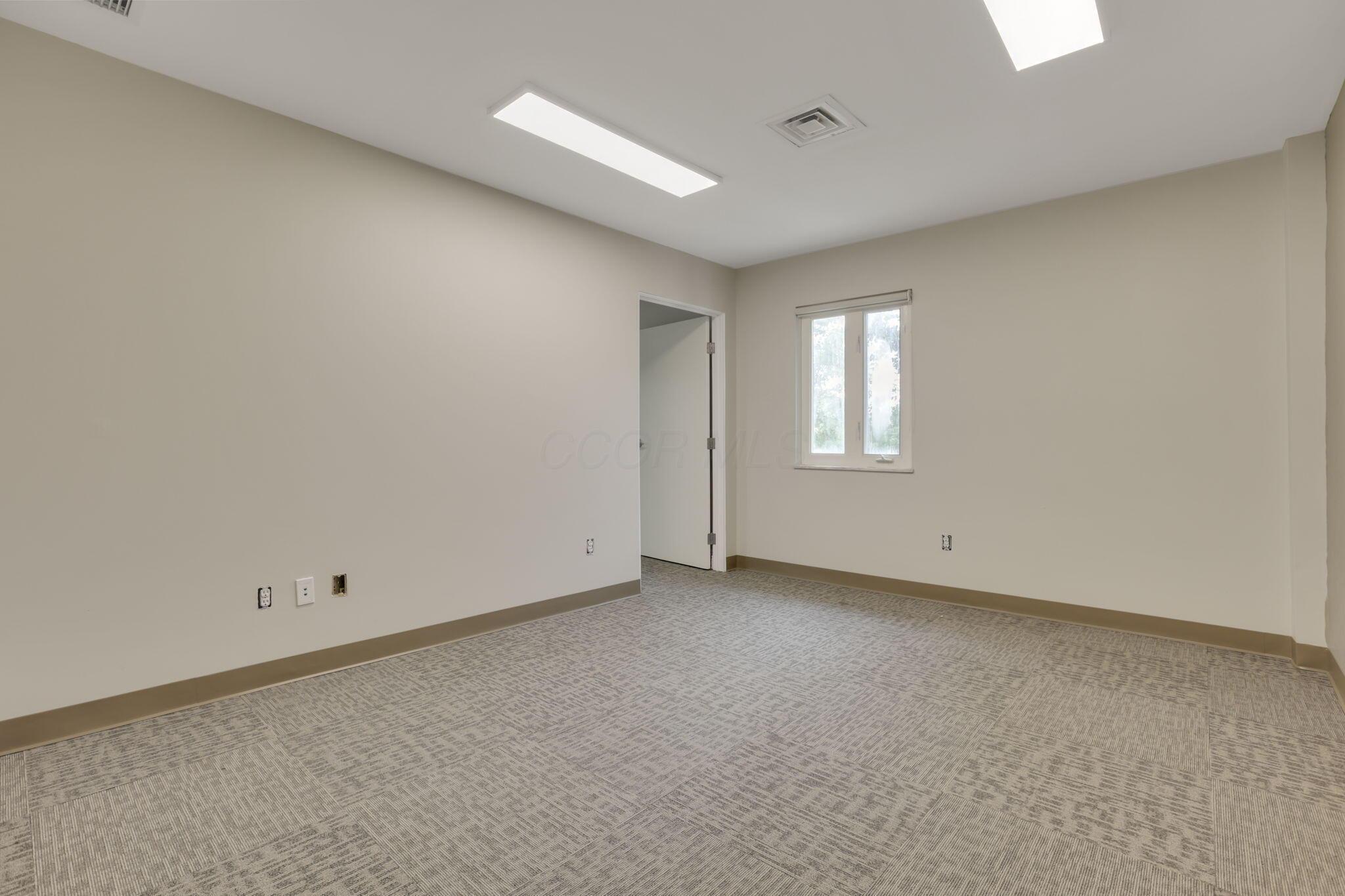 3070 Riverside Drive Property Photo 33
