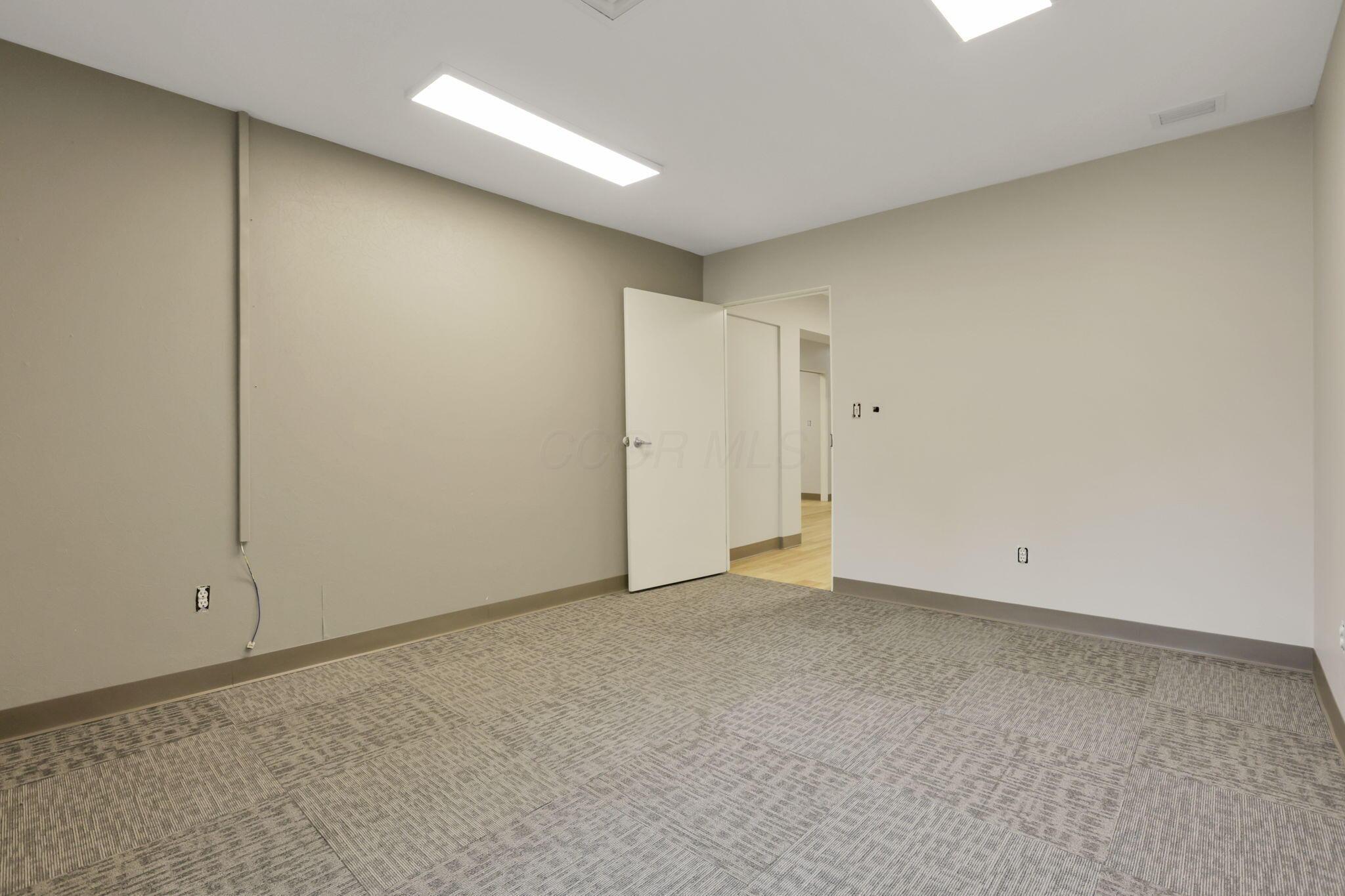 3070 Riverside Drive Property Photo 34