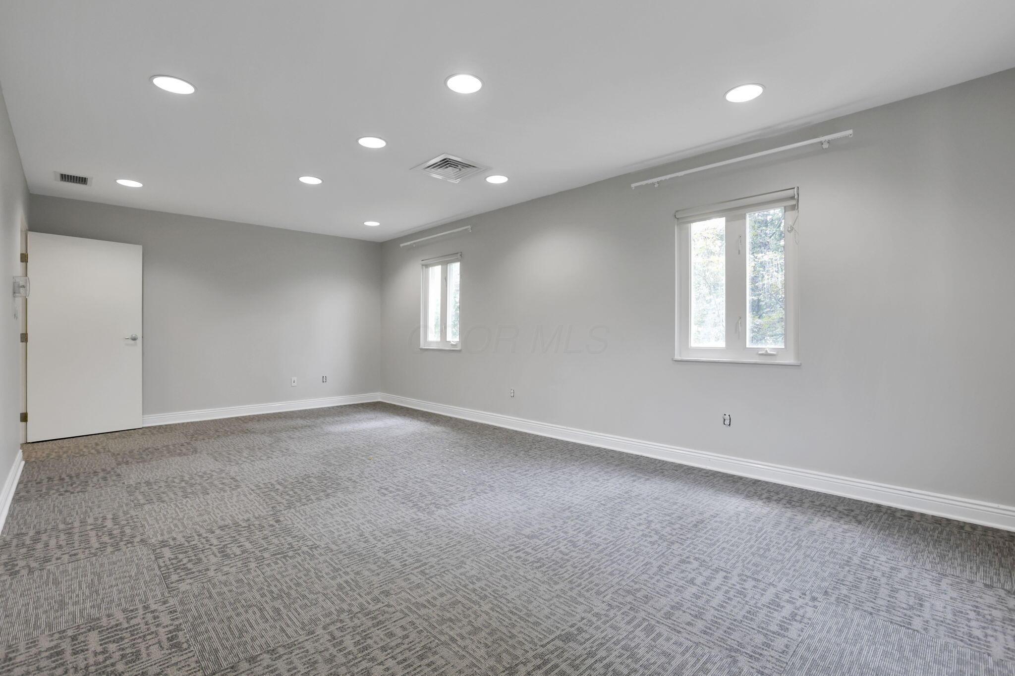 3070 Riverside Drive Property Photo 35