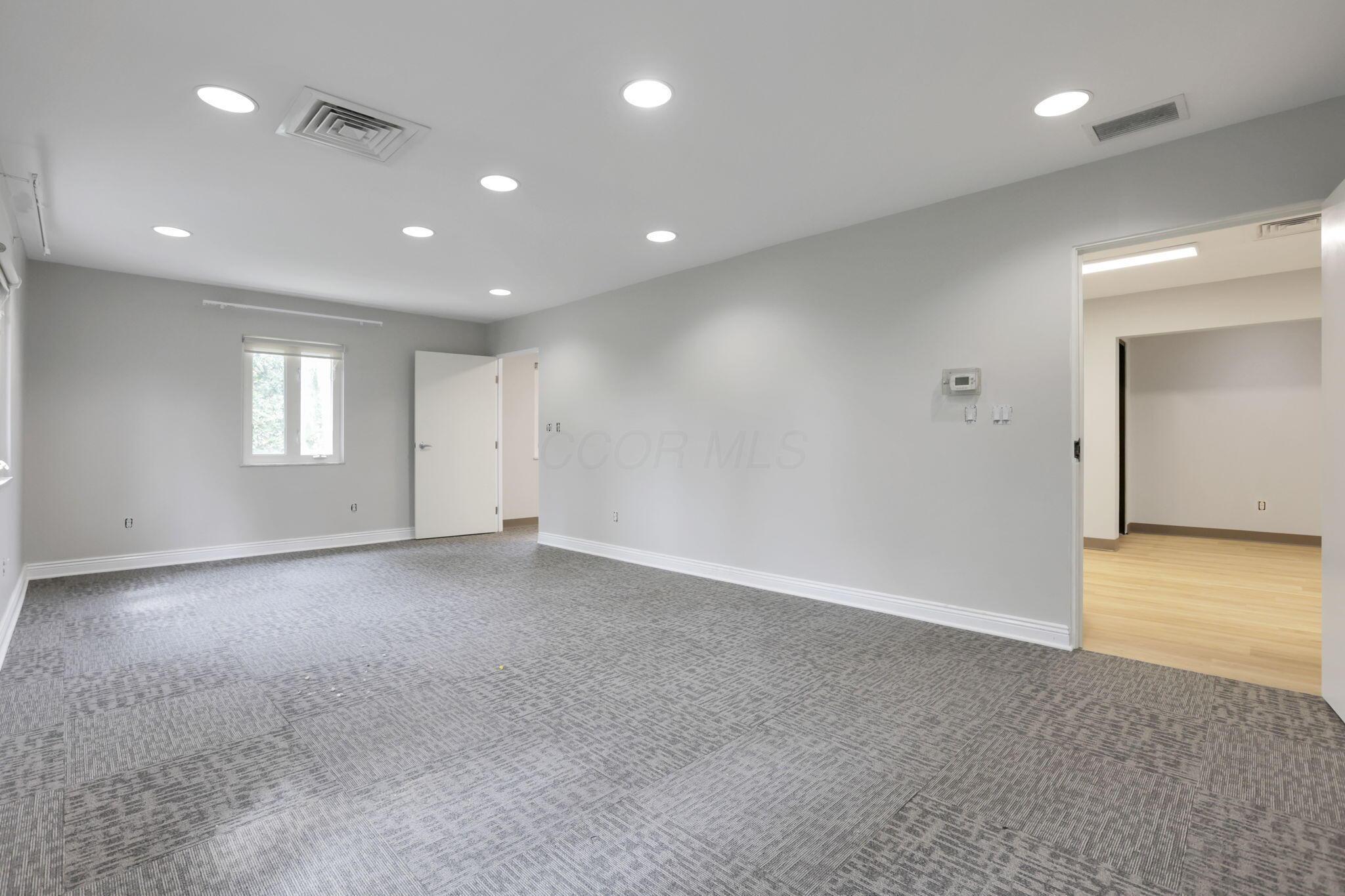 3070 Riverside Drive Property Photo 36