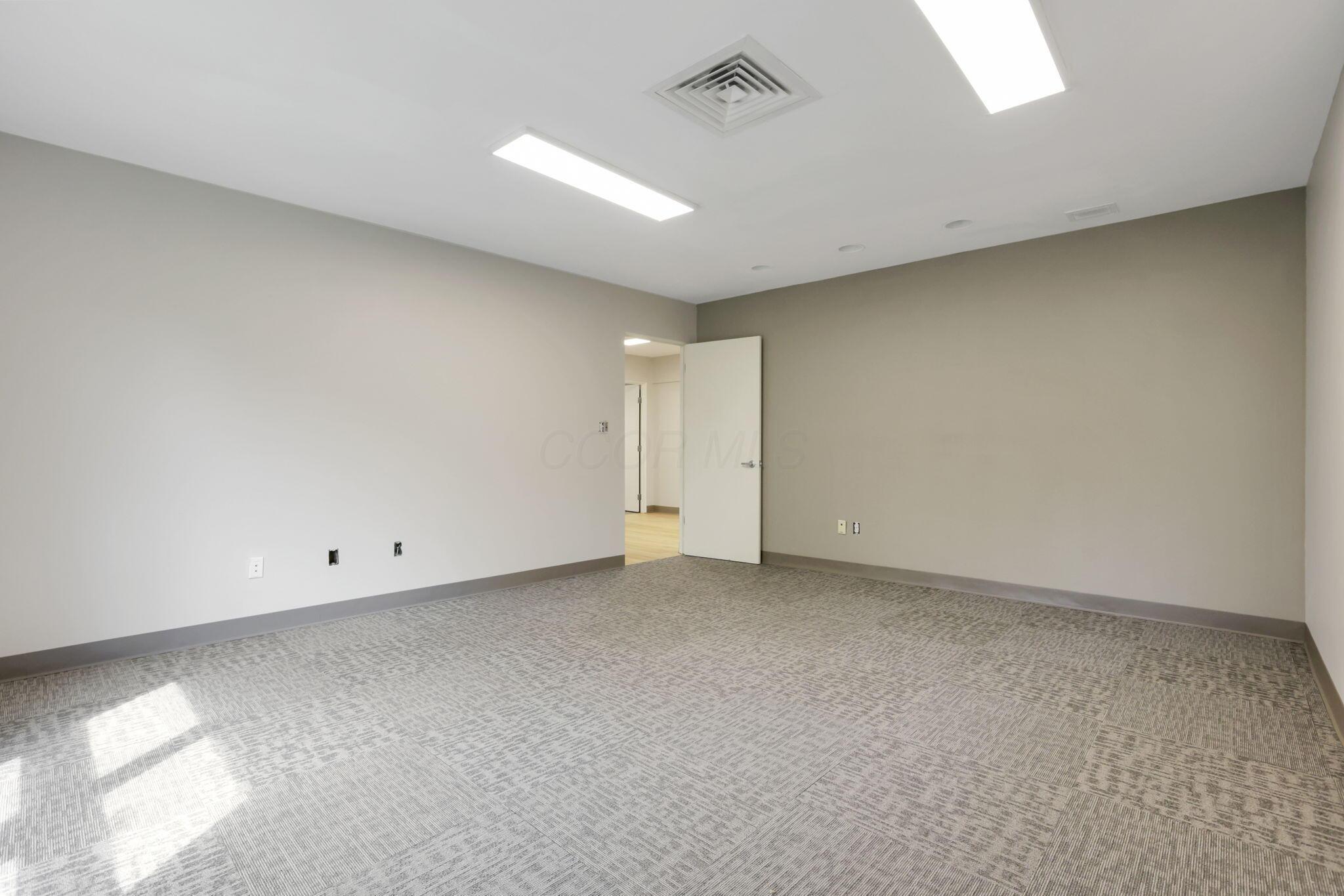 3070 Riverside Drive Property Photo 38