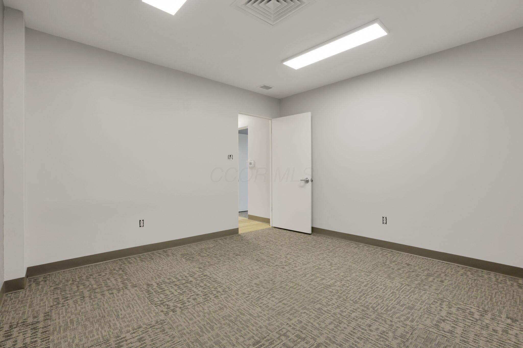 3070 Riverside Drive Property Photo 43