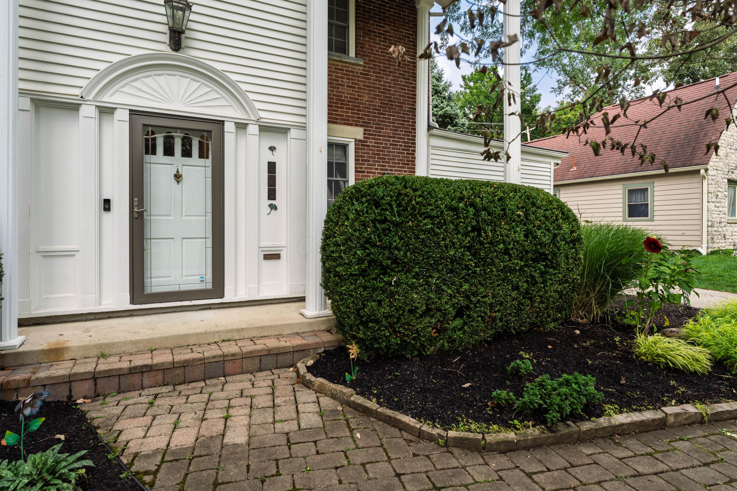 320 E Longview Avenue Property Photo 6