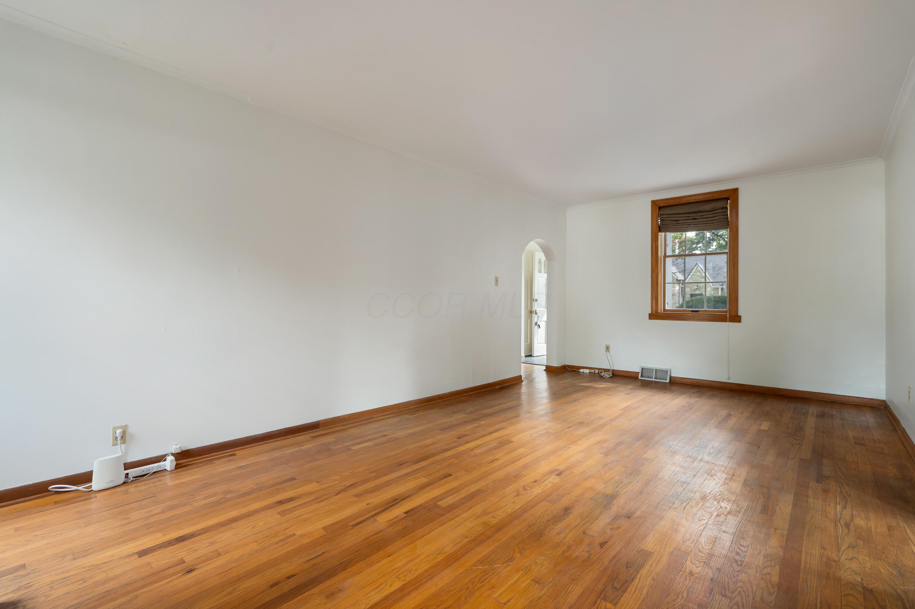 320 E Longview Avenue Property Photo 11