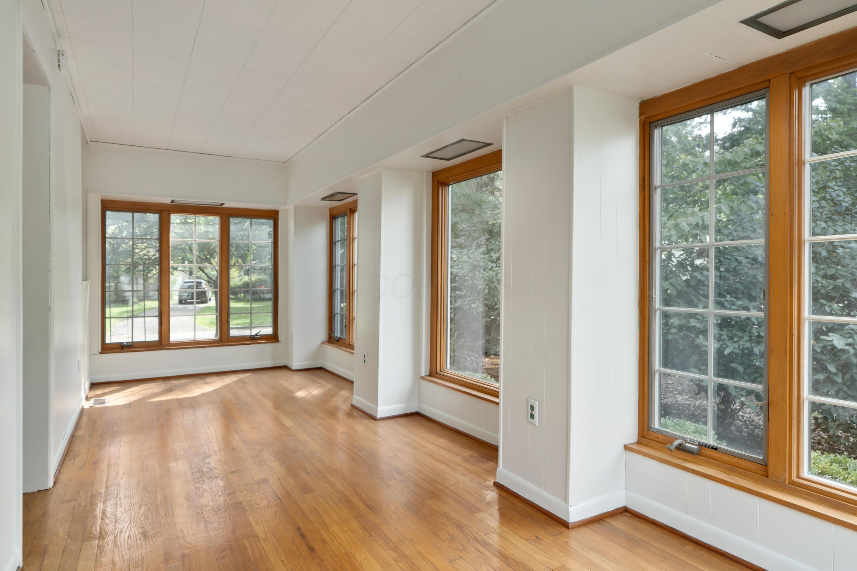 320 E Longview Avenue Property Photo 15