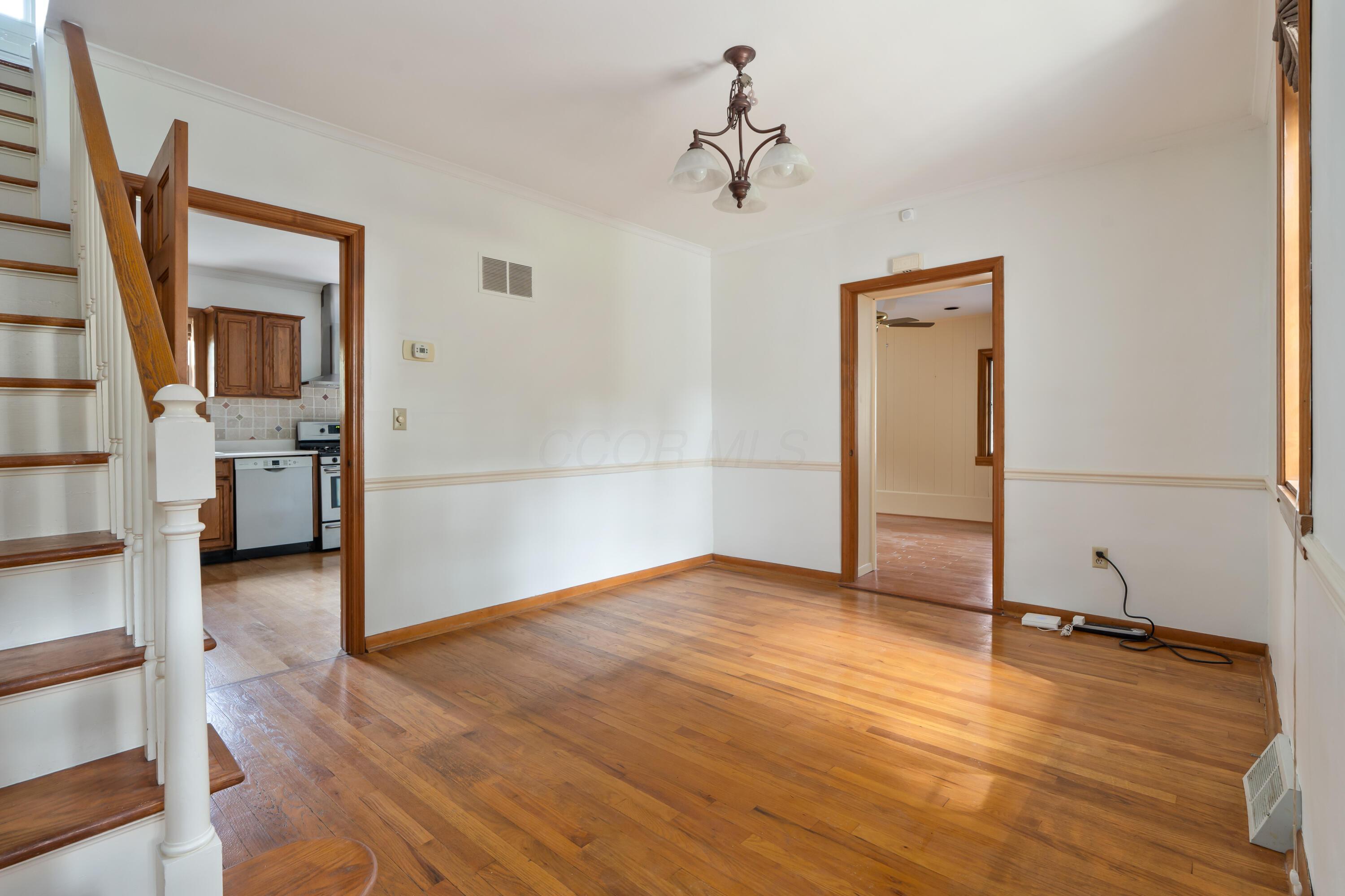 320 E Longview Avenue Property Photo 17