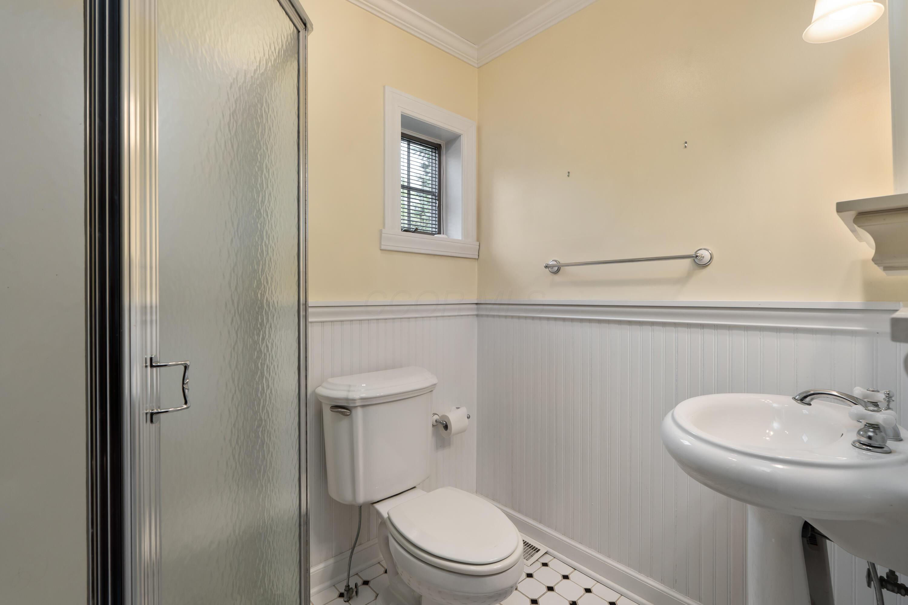 320 E Longview Avenue Property Photo 23