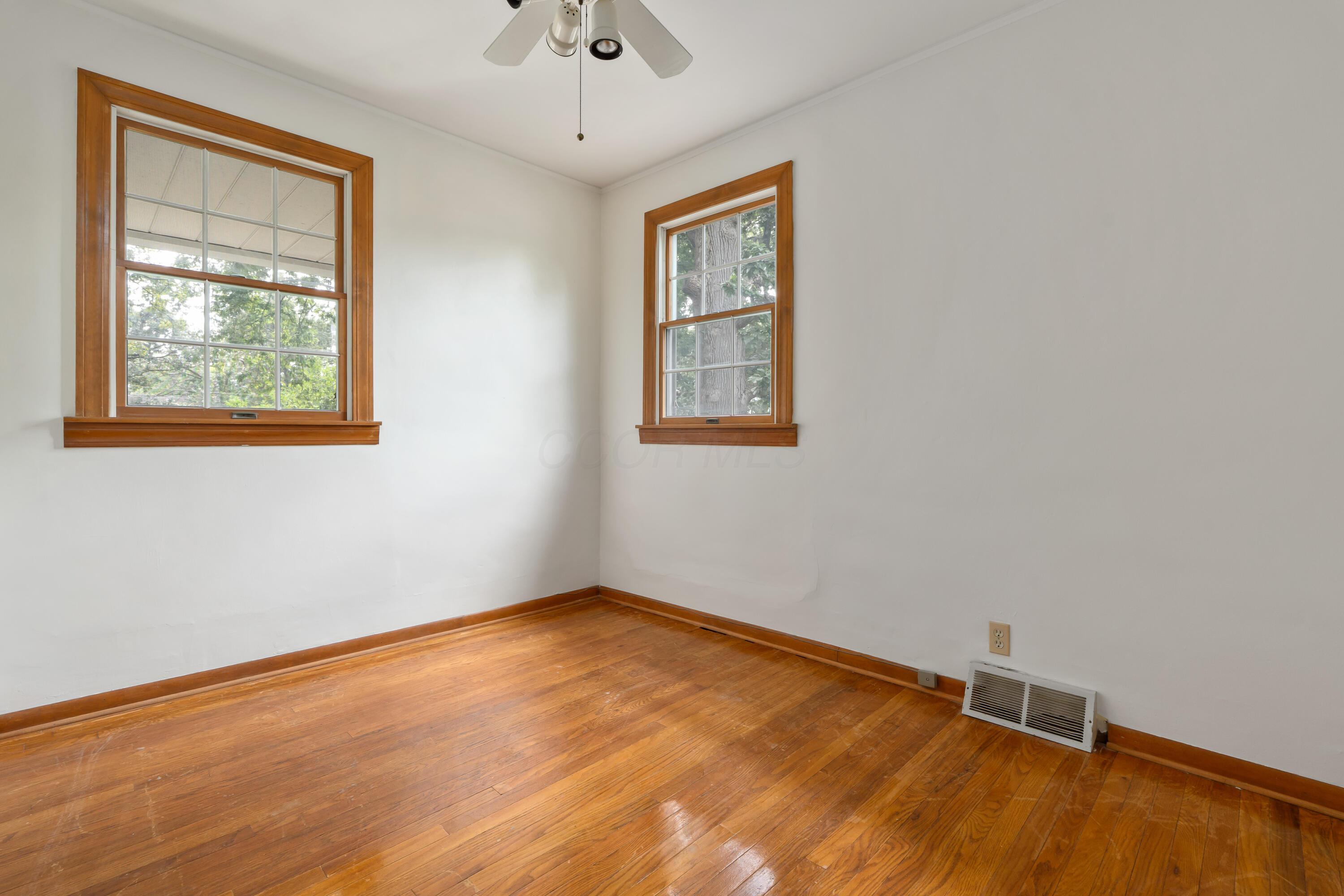 320 E Longview Avenue Property Photo 36