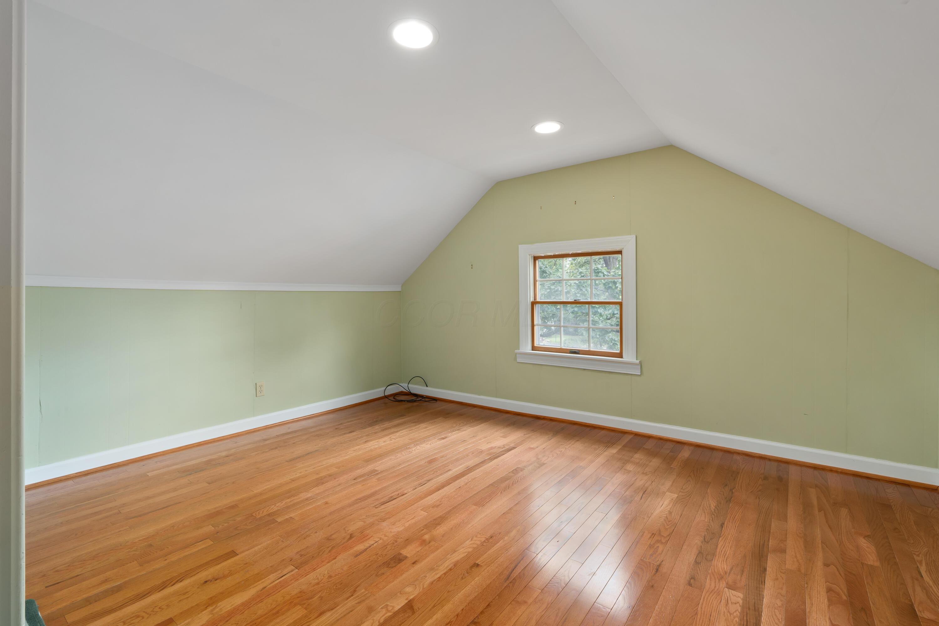 320 E Longview Avenue Property Photo 45