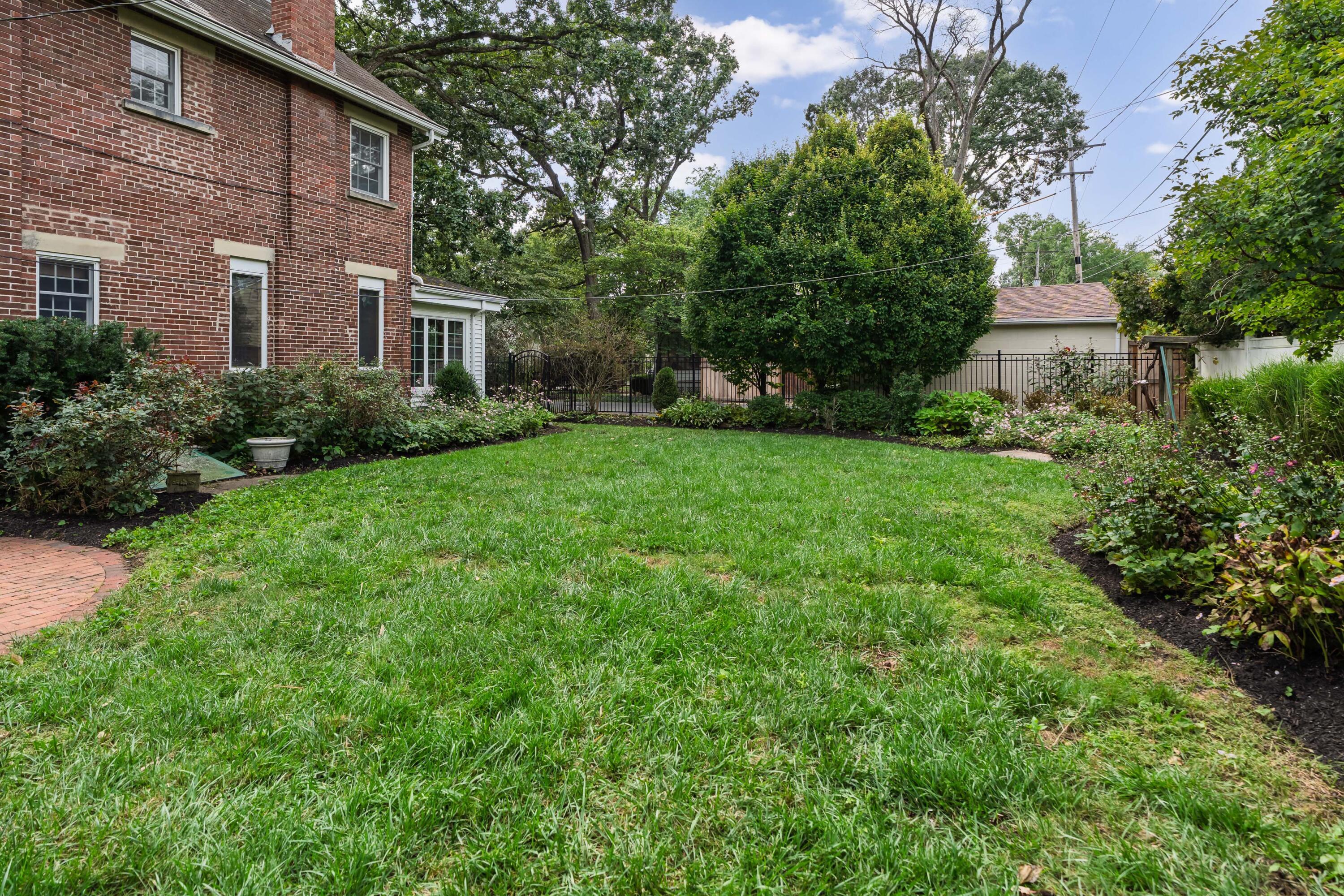 320 E Longview Avenue Property Photo 52