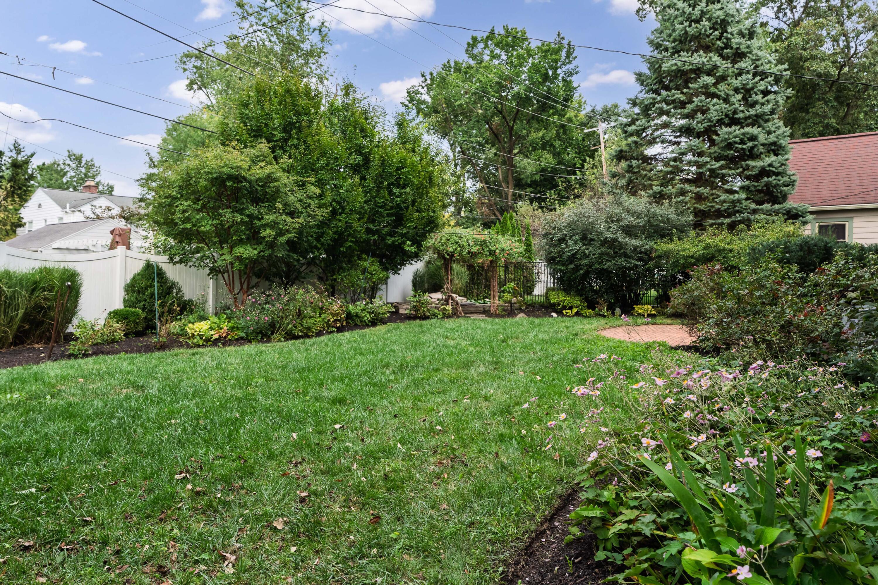 320 E Longview Avenue Property Photo 56