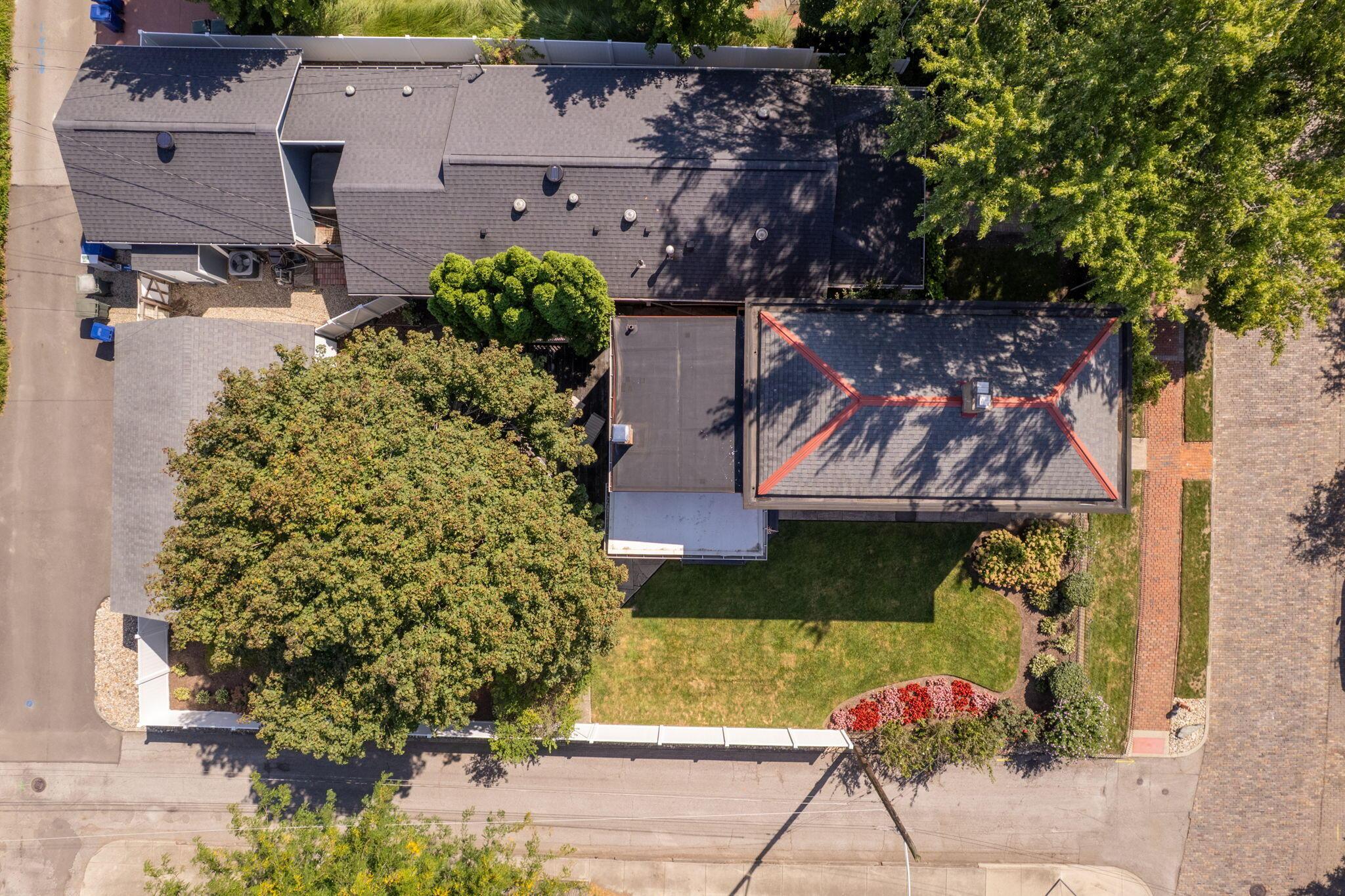 390 E Sycamore Street Property Photo 45