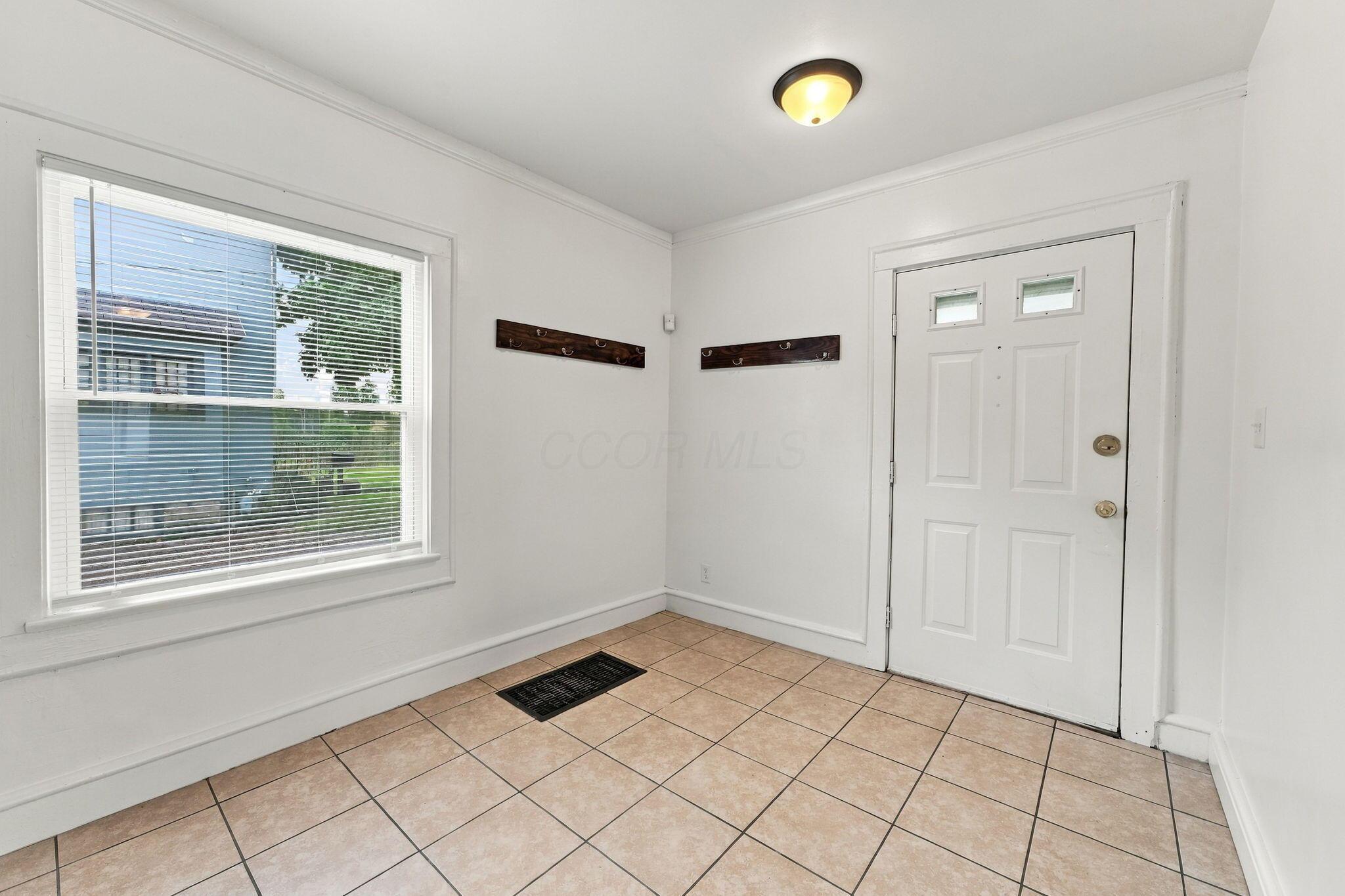 2146 Leonard Avenue Property Photo 5