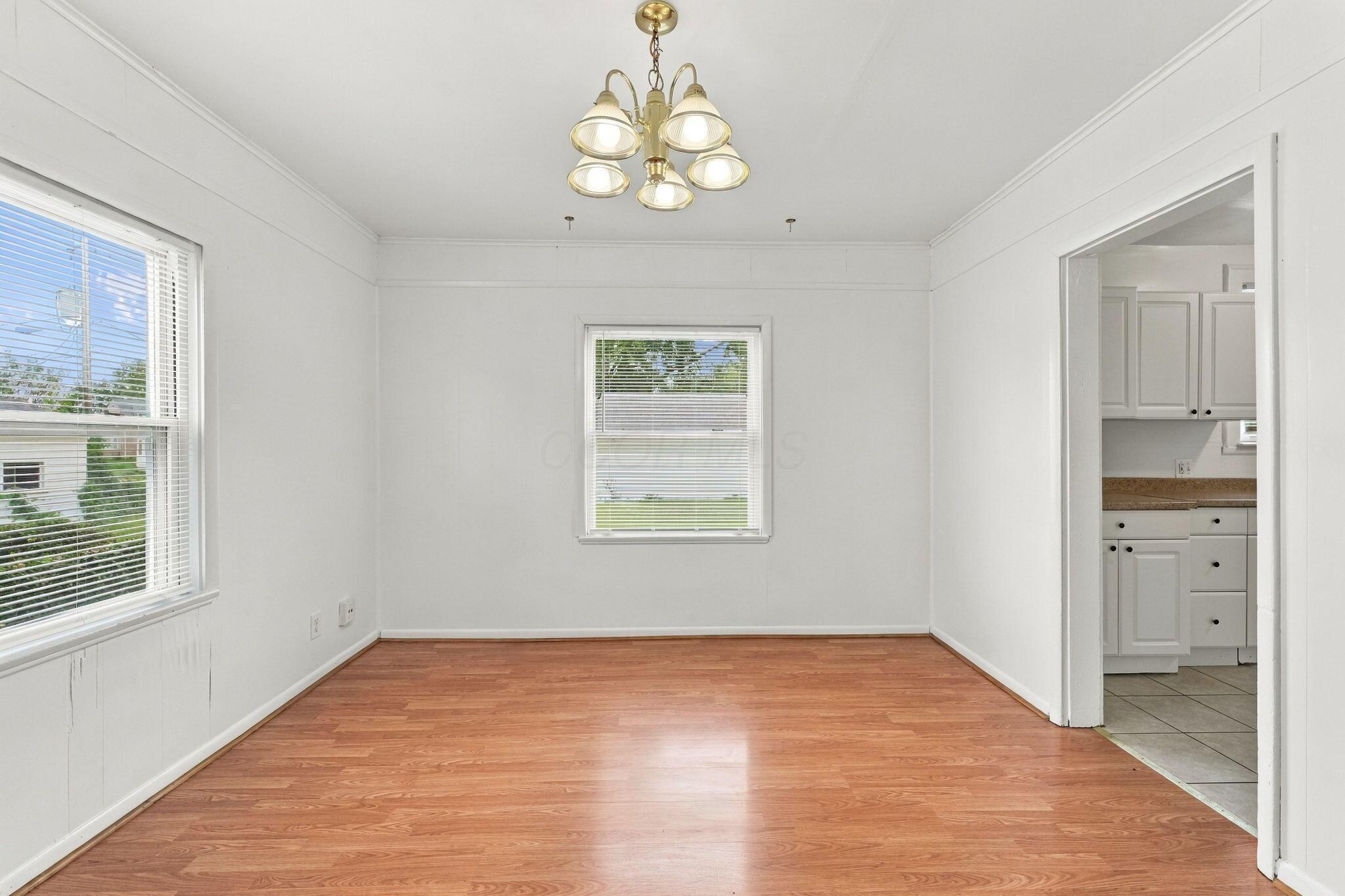 2146 Leonard Avenue Property Photo 9