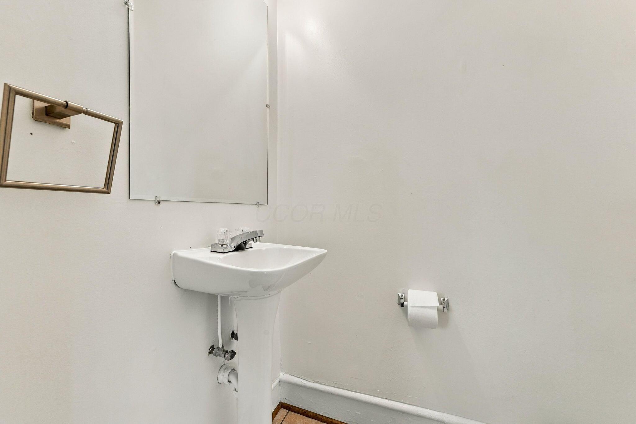 2146 Leonard Avenue Property Photo 17