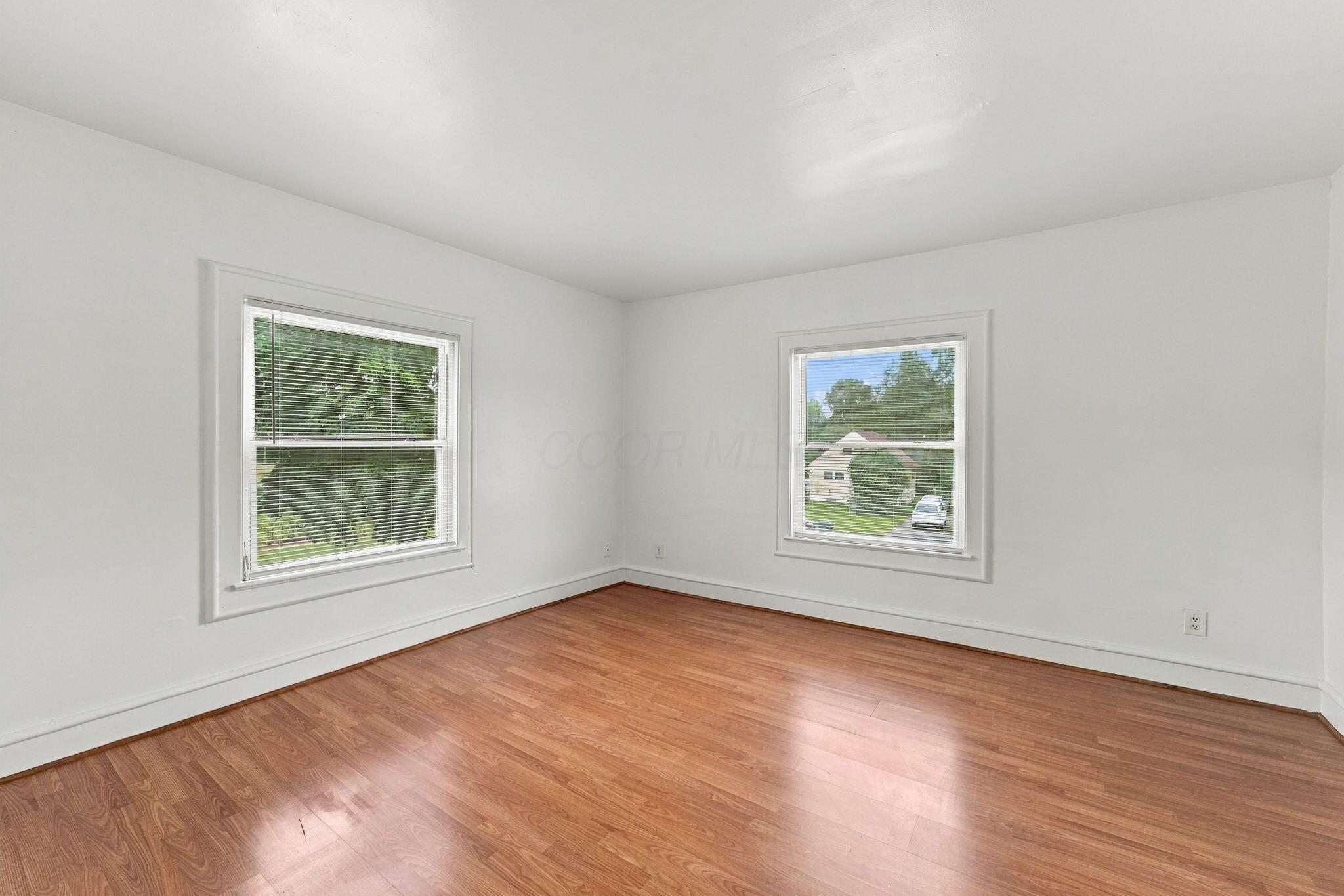 2146 Leonard Avenue Property Photo 22