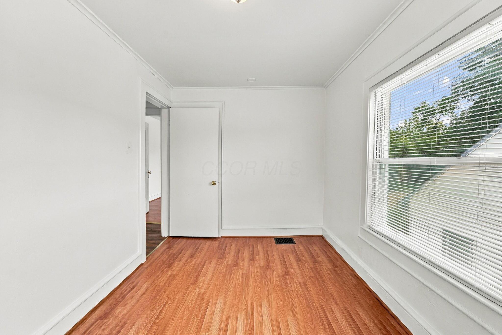 2146 Leonard Avenue Property Photo 29