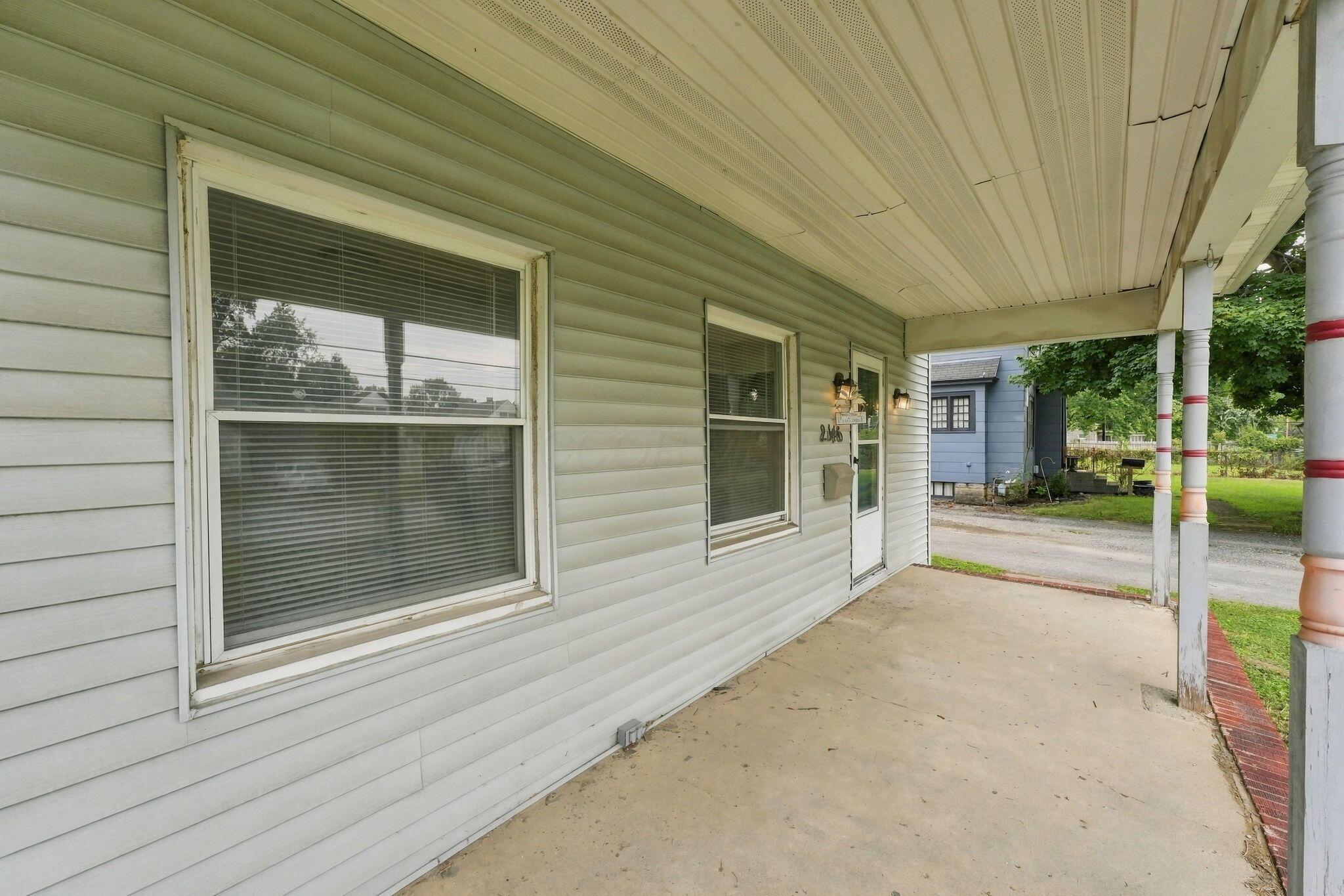 2146 Leonard Avenue Property Photo 33