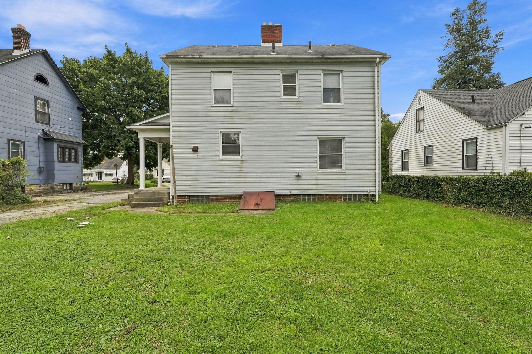 2146 Leonard Avenue Property Photo 40