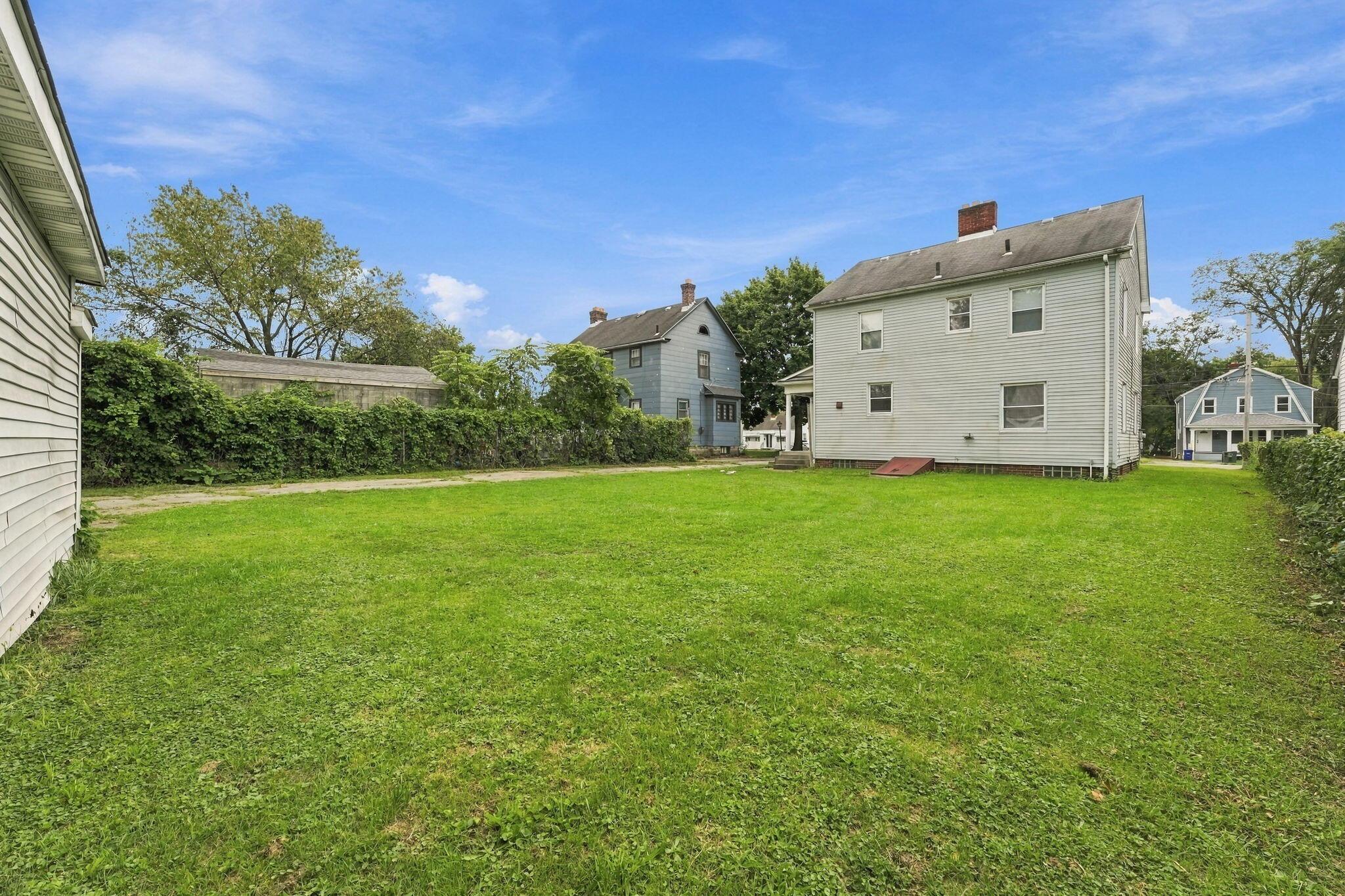 2146 Leonard Avenue Property Photo 42