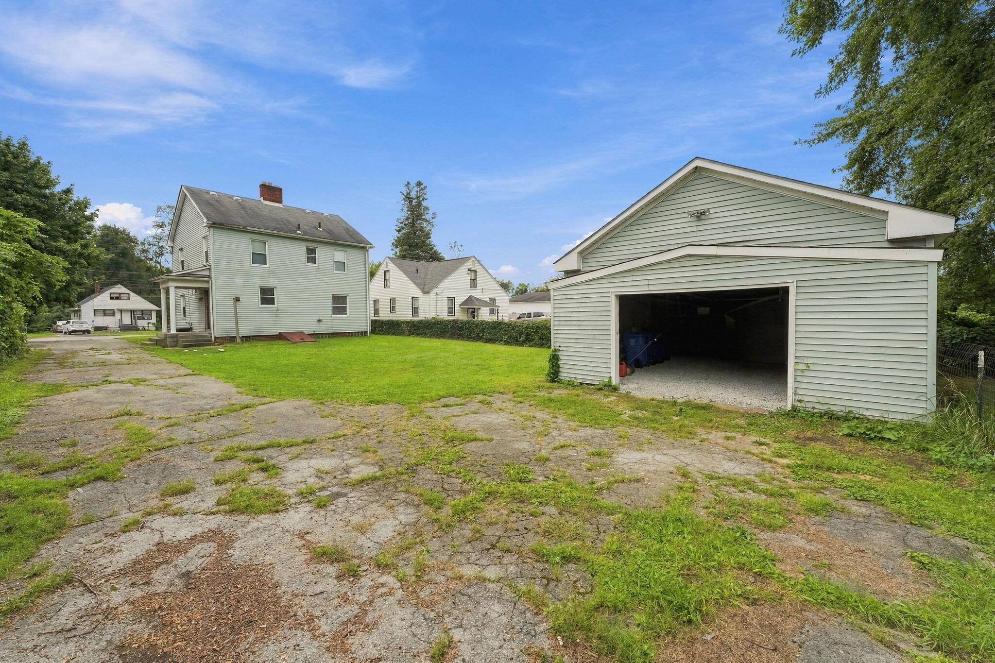 2146 Leonard Avenue Property Photo 43