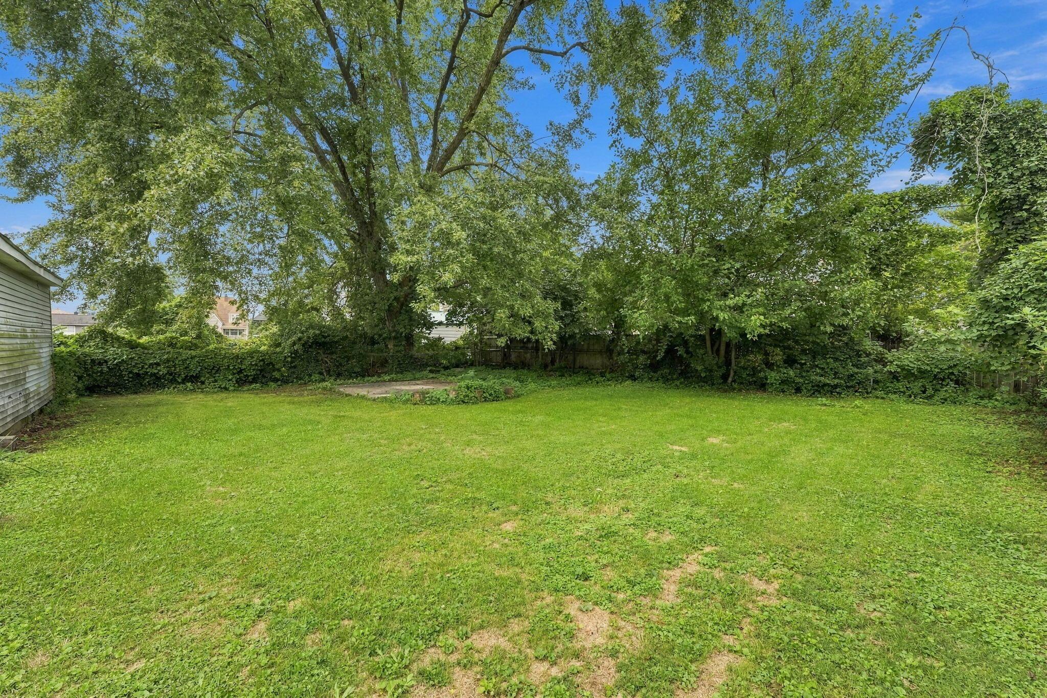 2146 Leonard Avenue Property Photo 45