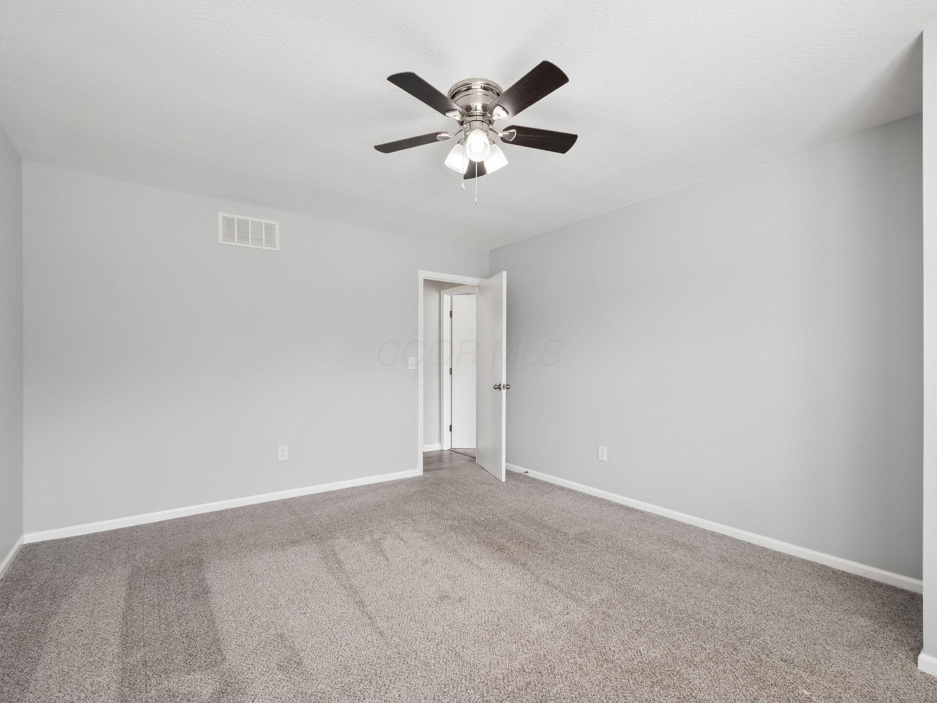 12335 Thoroughbred Drive Property Photo 28