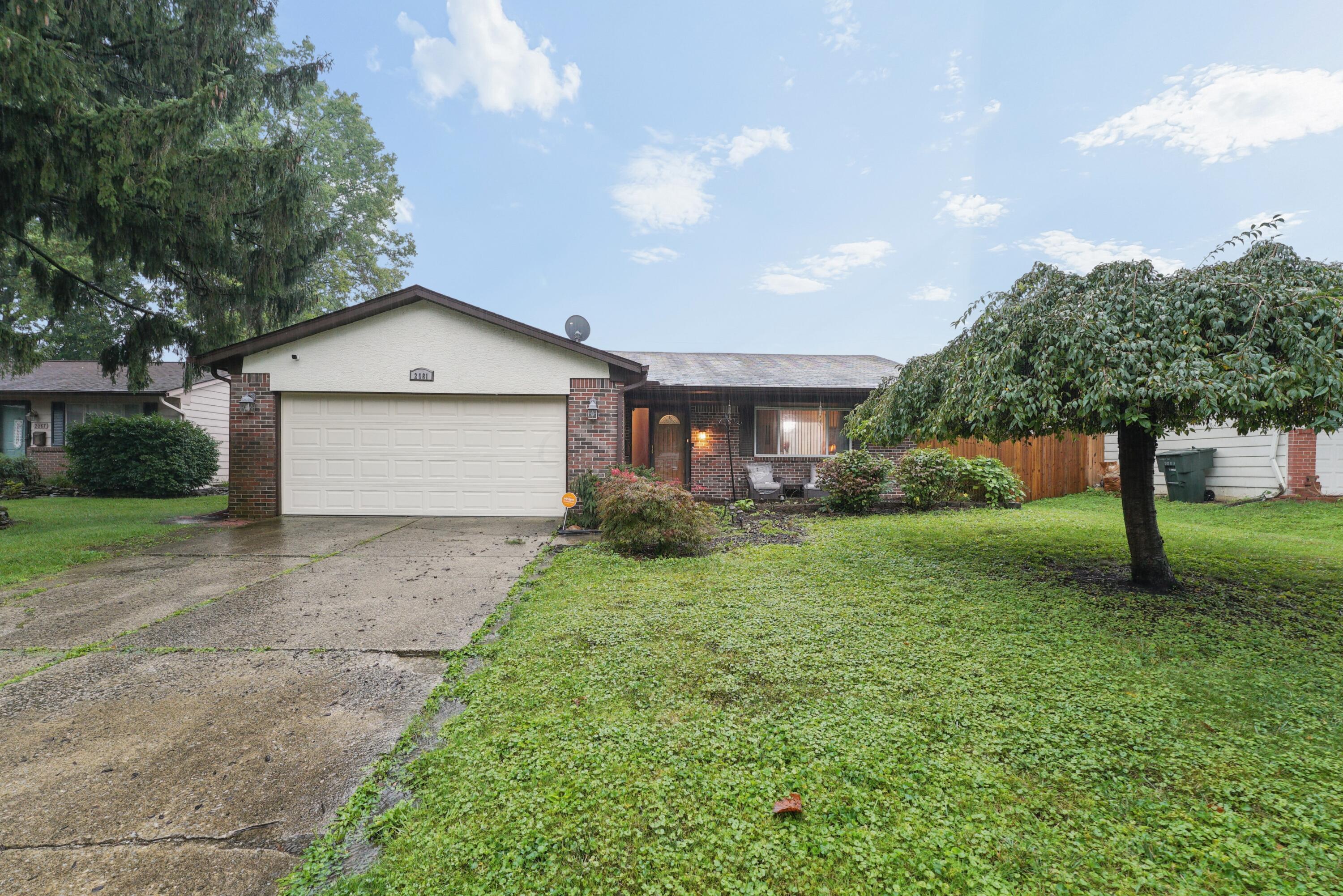 2081 Sharbot Drive Property Photo 2