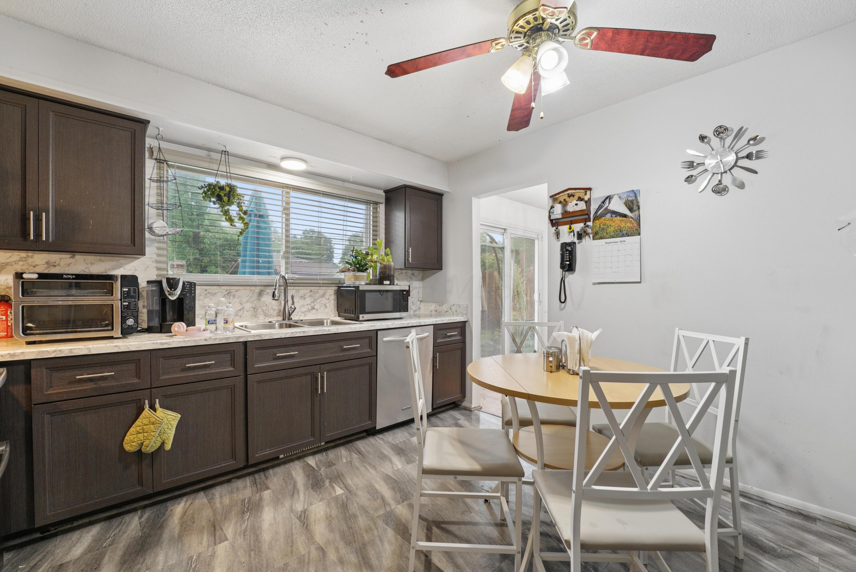2081 Sharbot Drive Property Photo 12
