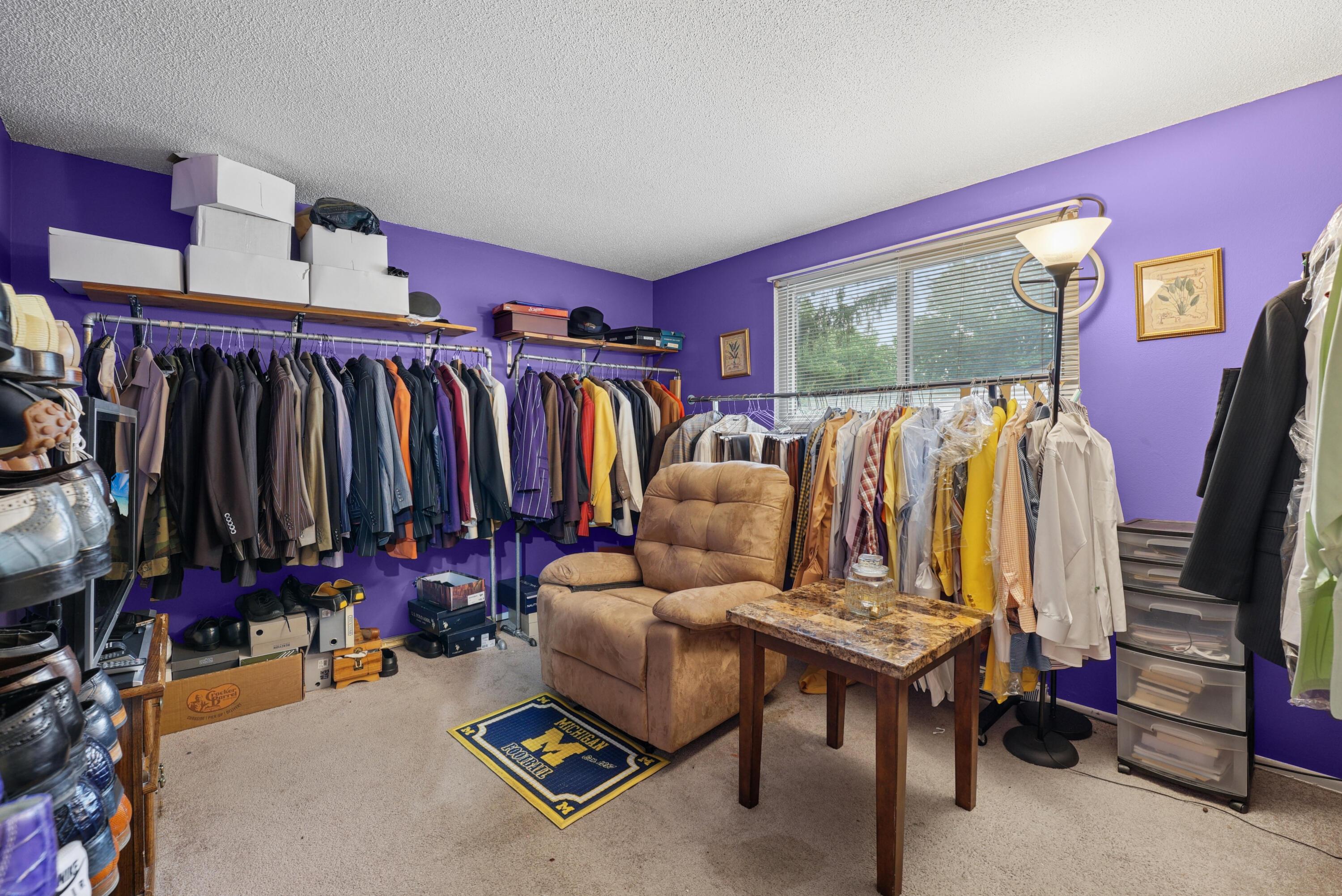 2081 Sharbot Drive Property Photo 17