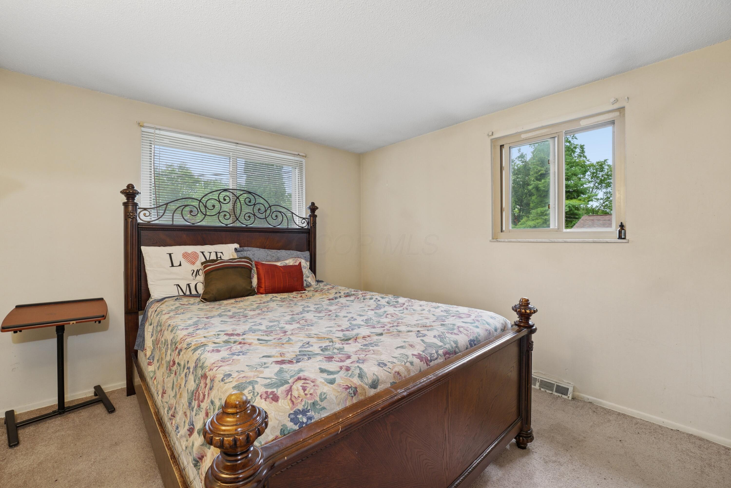 2081 Sharbot Drive Property Photo 19