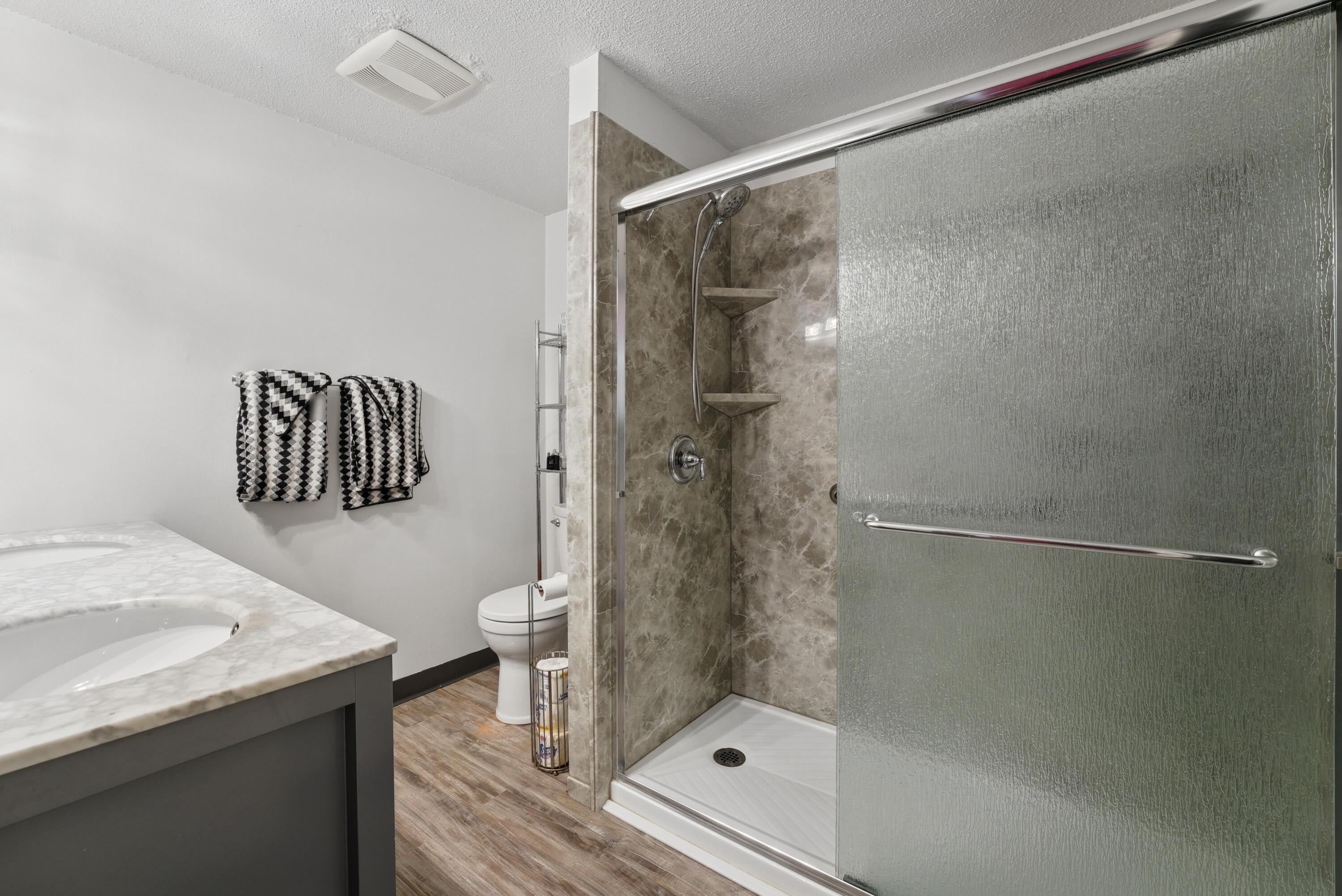 2081 Sharbot Drive Property Photo 20